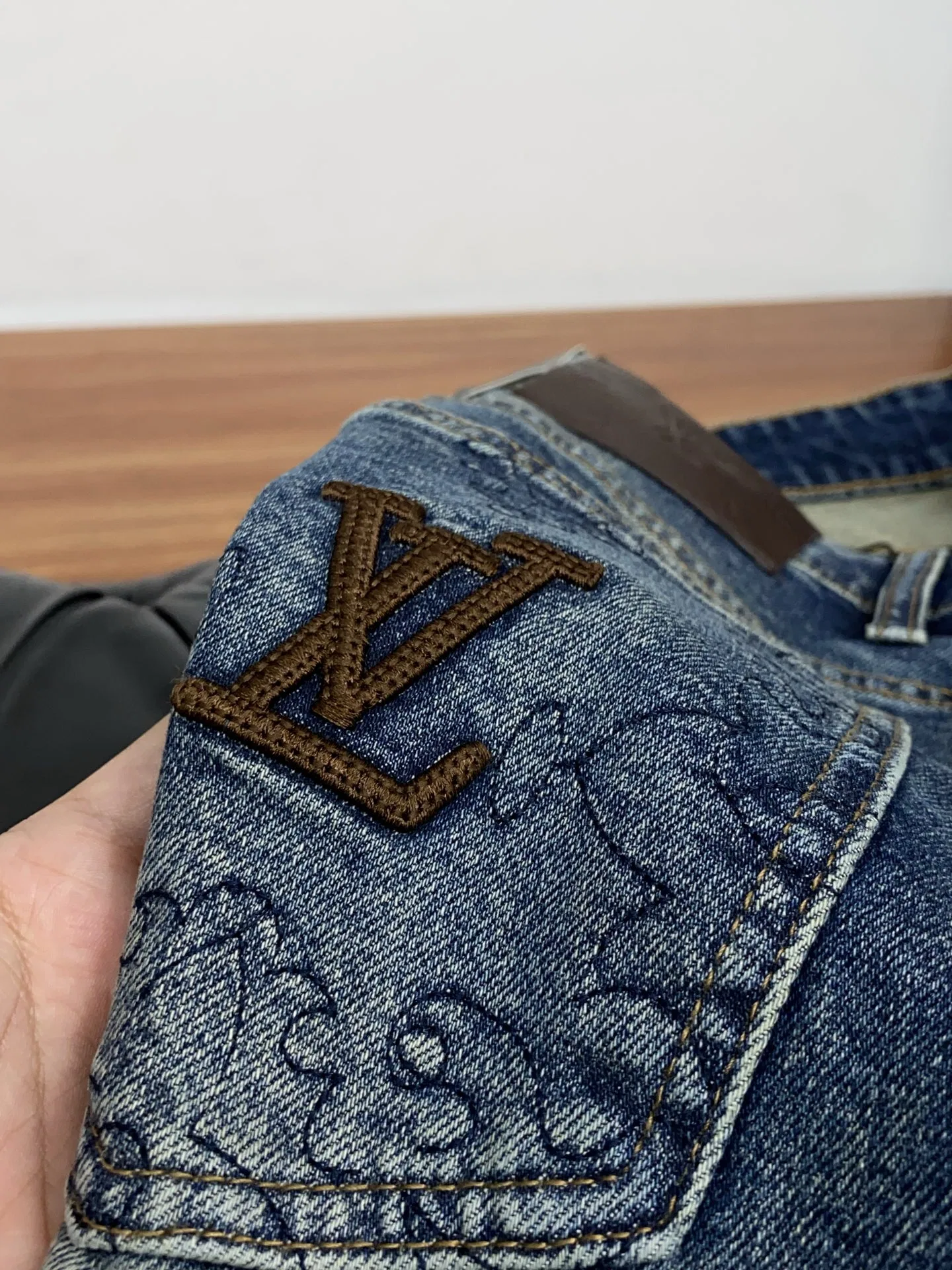 LV 27FW WBOJRAP 033 데님팬츠 4