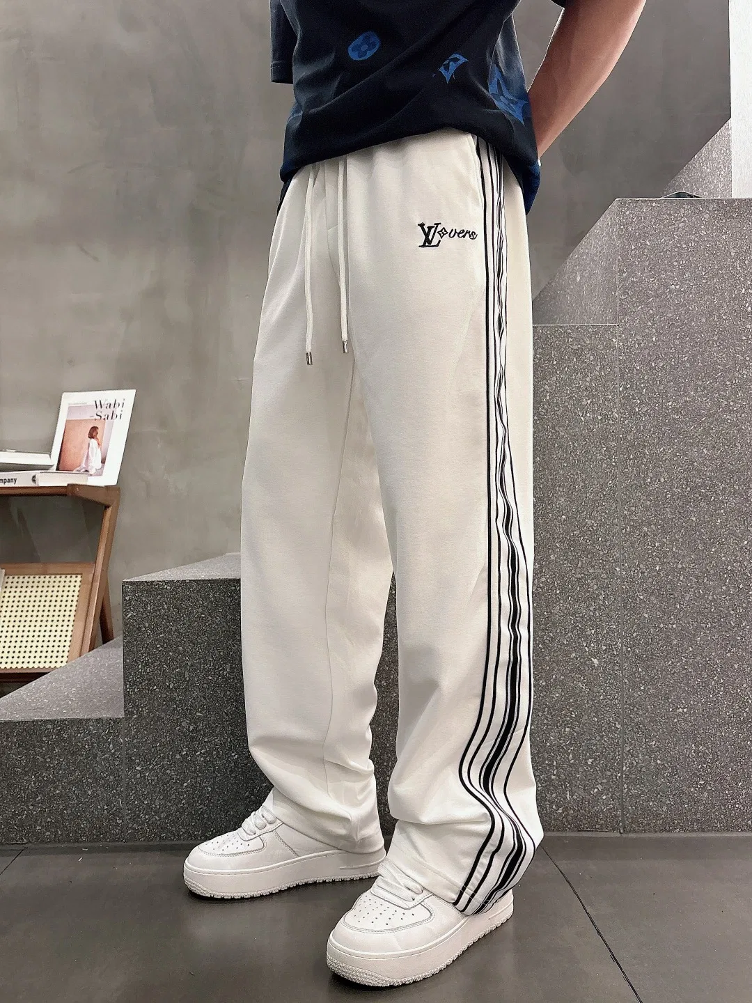 LV 27FW WBOJRAP 043 스웻팬츠 6