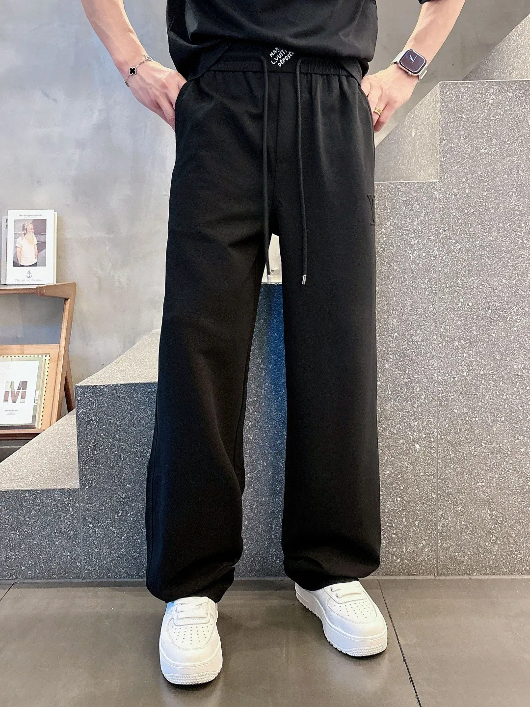 LV 27FW WBOJRAP 044 스웻팬츠