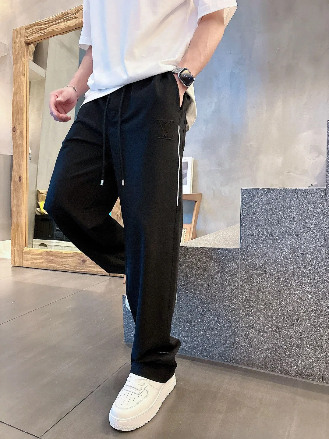 LV 27FW WBOJRAP 044 스웻팬츠 4
