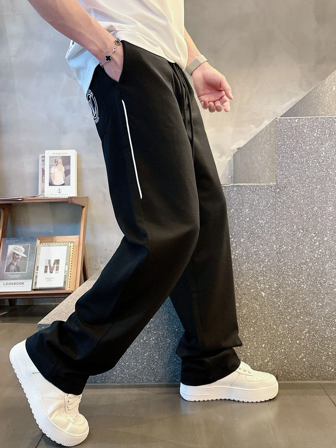 LV 27FW WBOJRAP 044 스웻팬츠 5