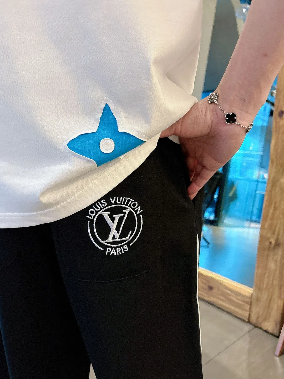 LV 27FW WBOJRAP 044 스웻팬츠 6