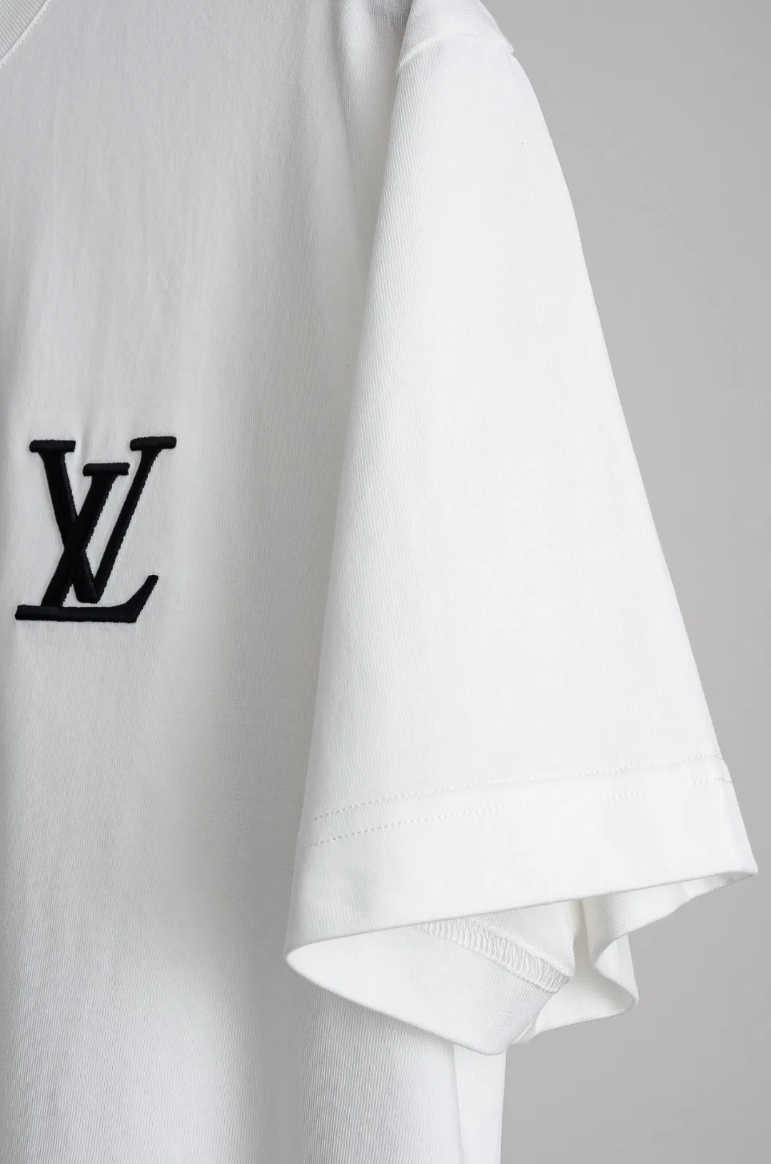 LV 27FW XCJJSKI 007 반팔티셔츠 5