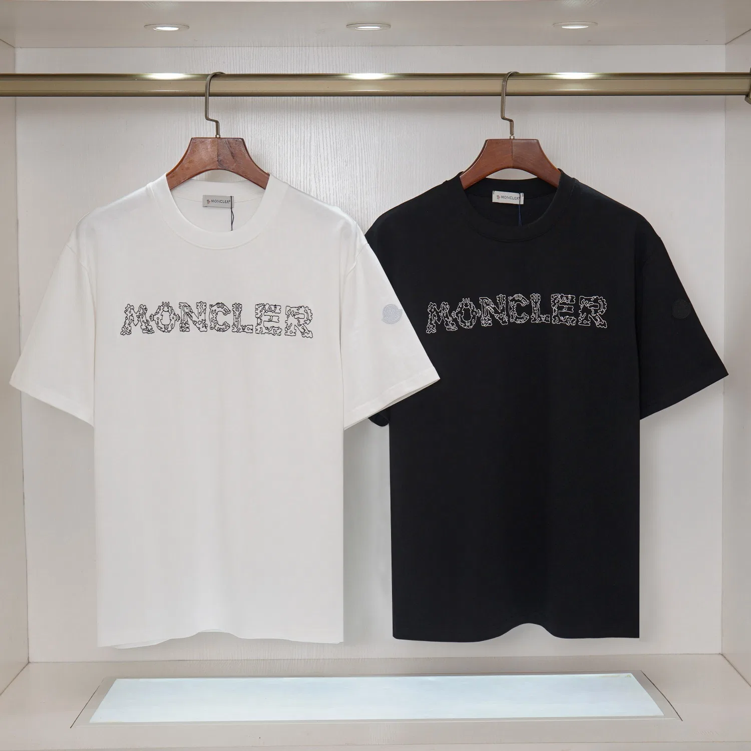 MC 27FW HIOSBQH 001 반팔티셔츠