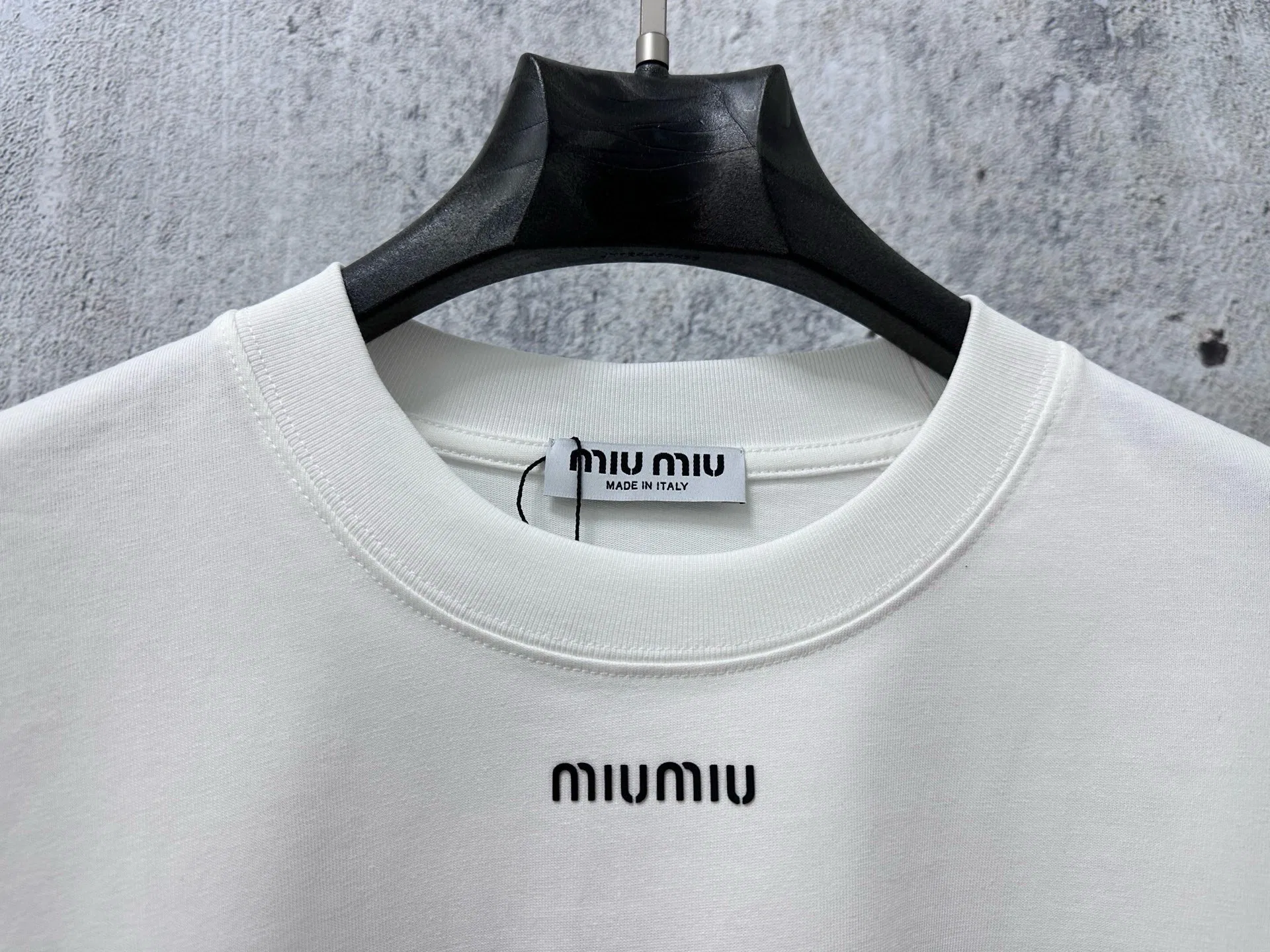 MIU 27FW DJHWJSS 007 반팔티셔츠 4