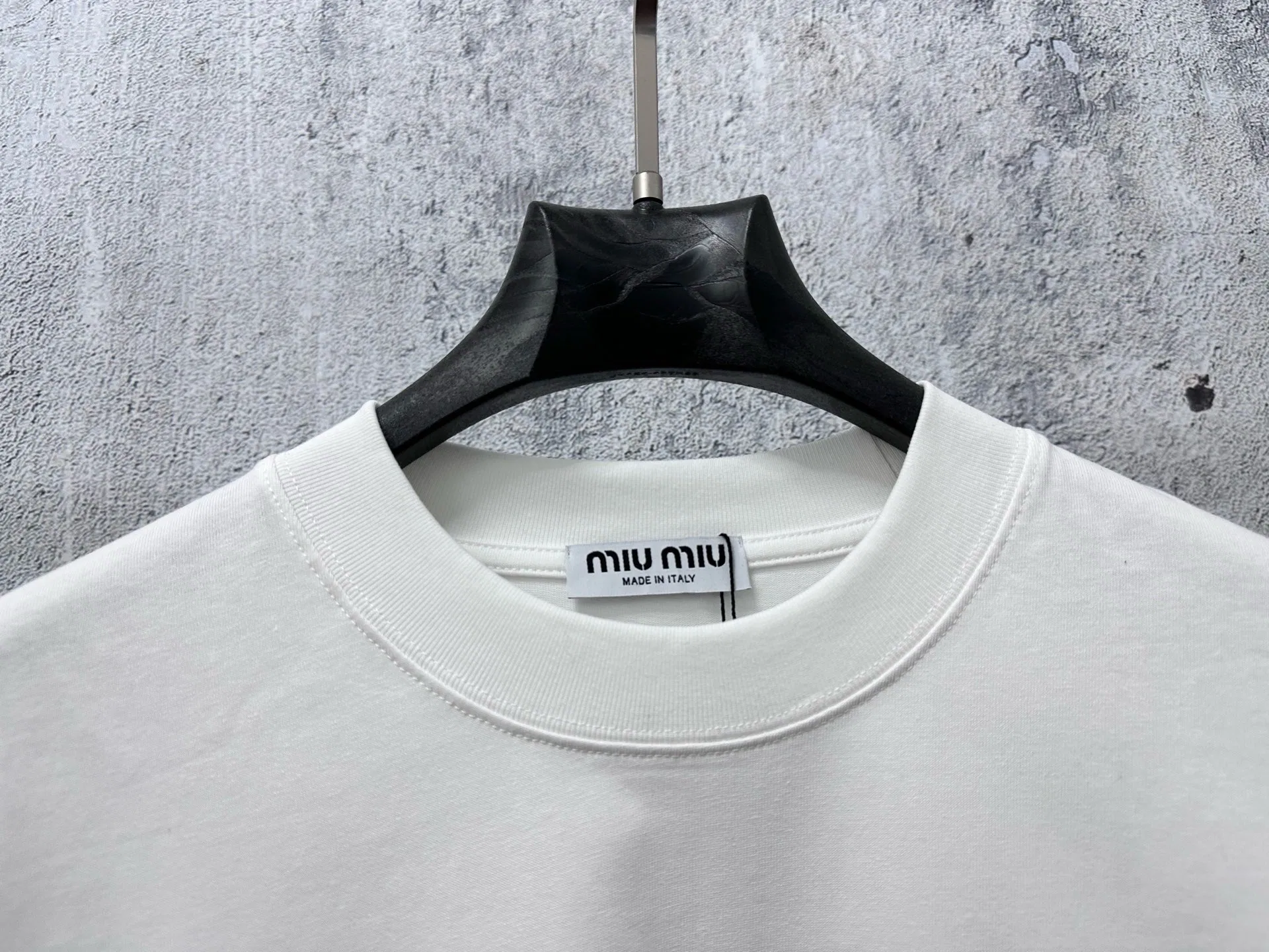 MIU 27FW DJHWJSS 009 반팔티셔츠 3