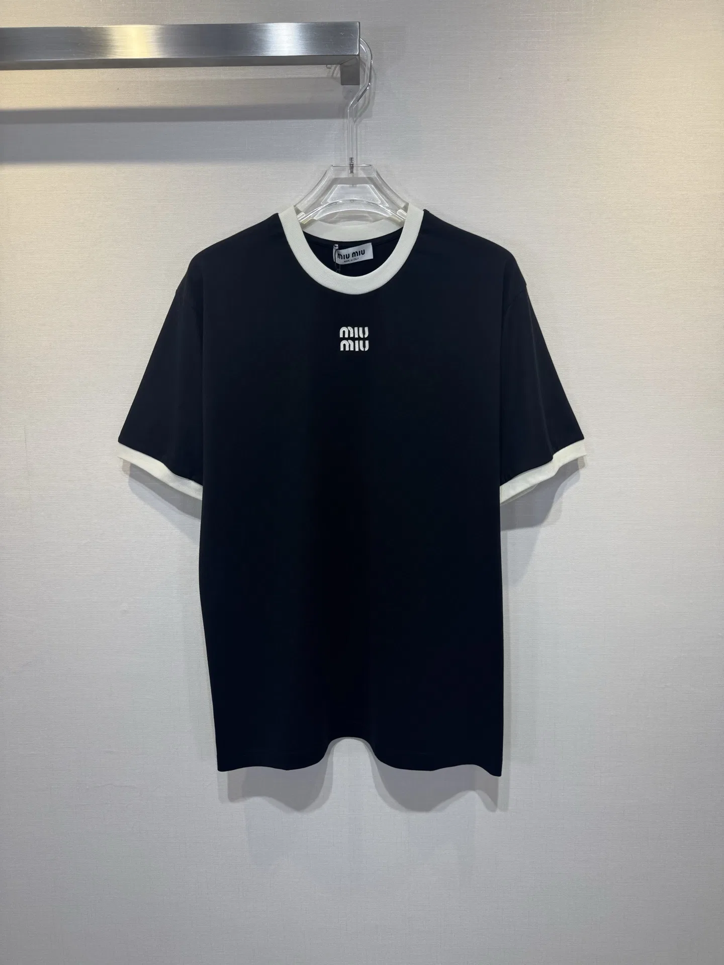 MIU 27FW DJHWJSS 011 반팔티셔츠