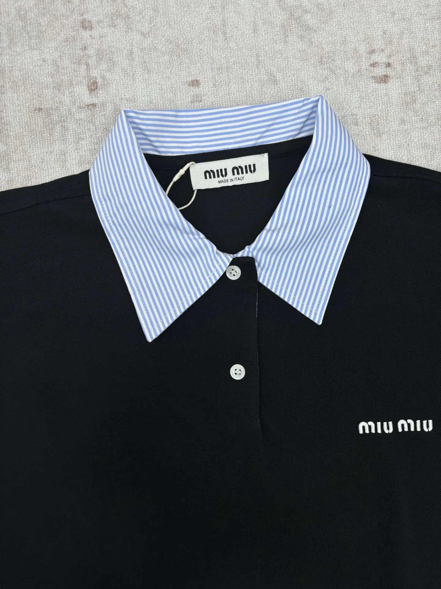 MIU 27FW DJHWJSS 015 폴로반팔티셔츠 3