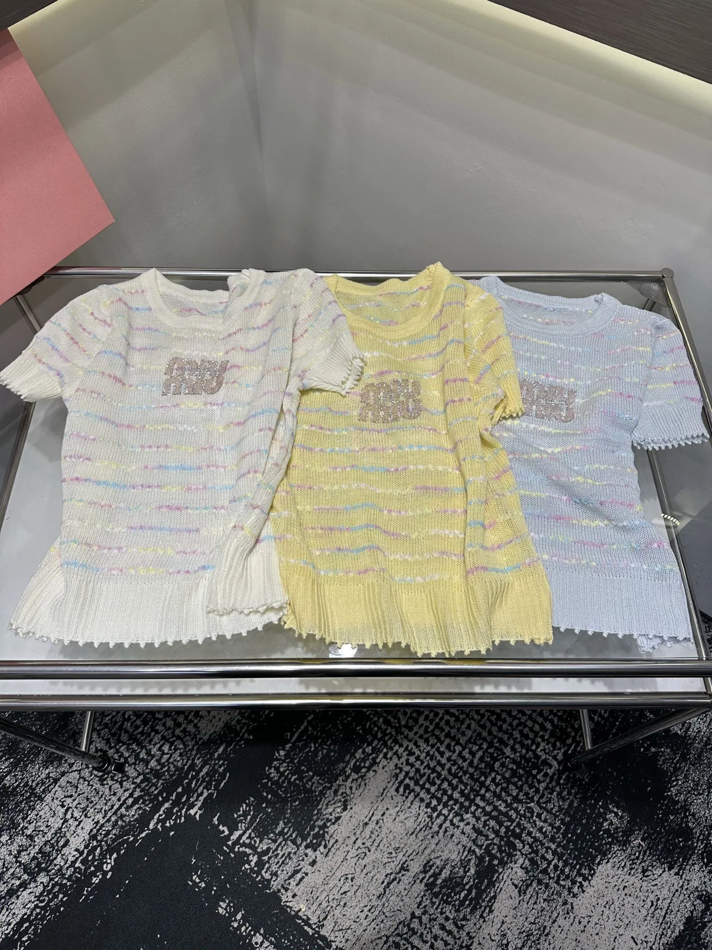MIU 27FW EAVRMNO 004 반팔티셔츠