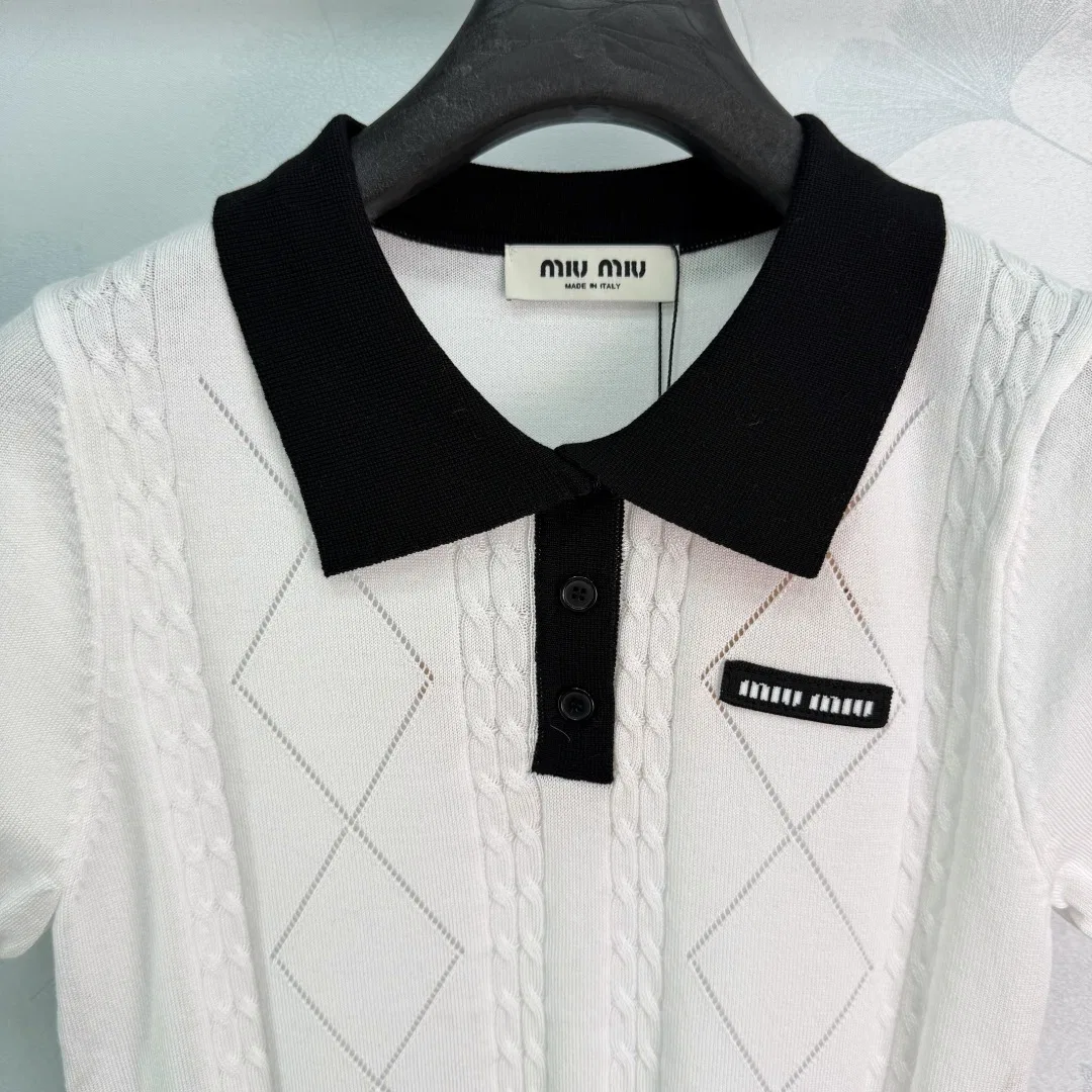 MIU 27FW FAYYDZK 007 폴로반팔티셔츠 3