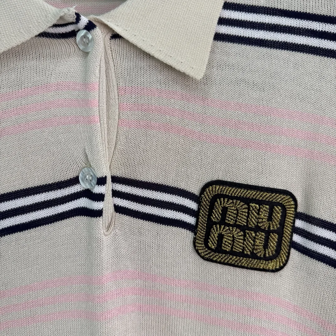 MIU 27FW FAYYDZK 009 폴로반팔티셔츠 5