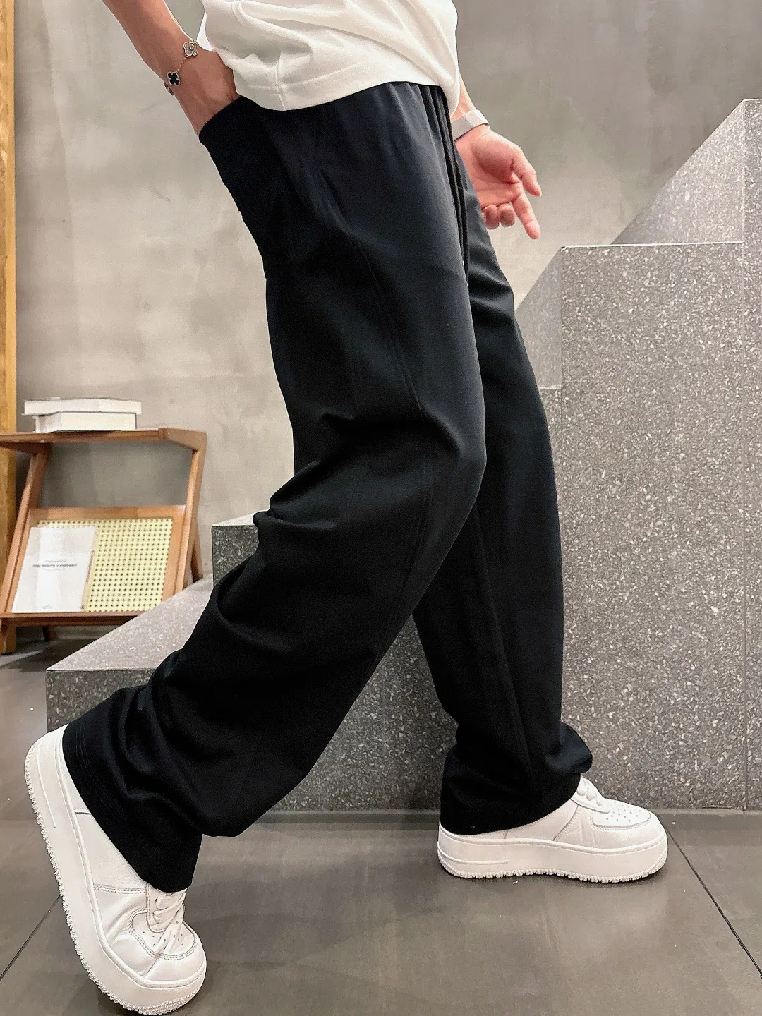 MIU 27FW JAEXKUM 001 스웻팬츠 5