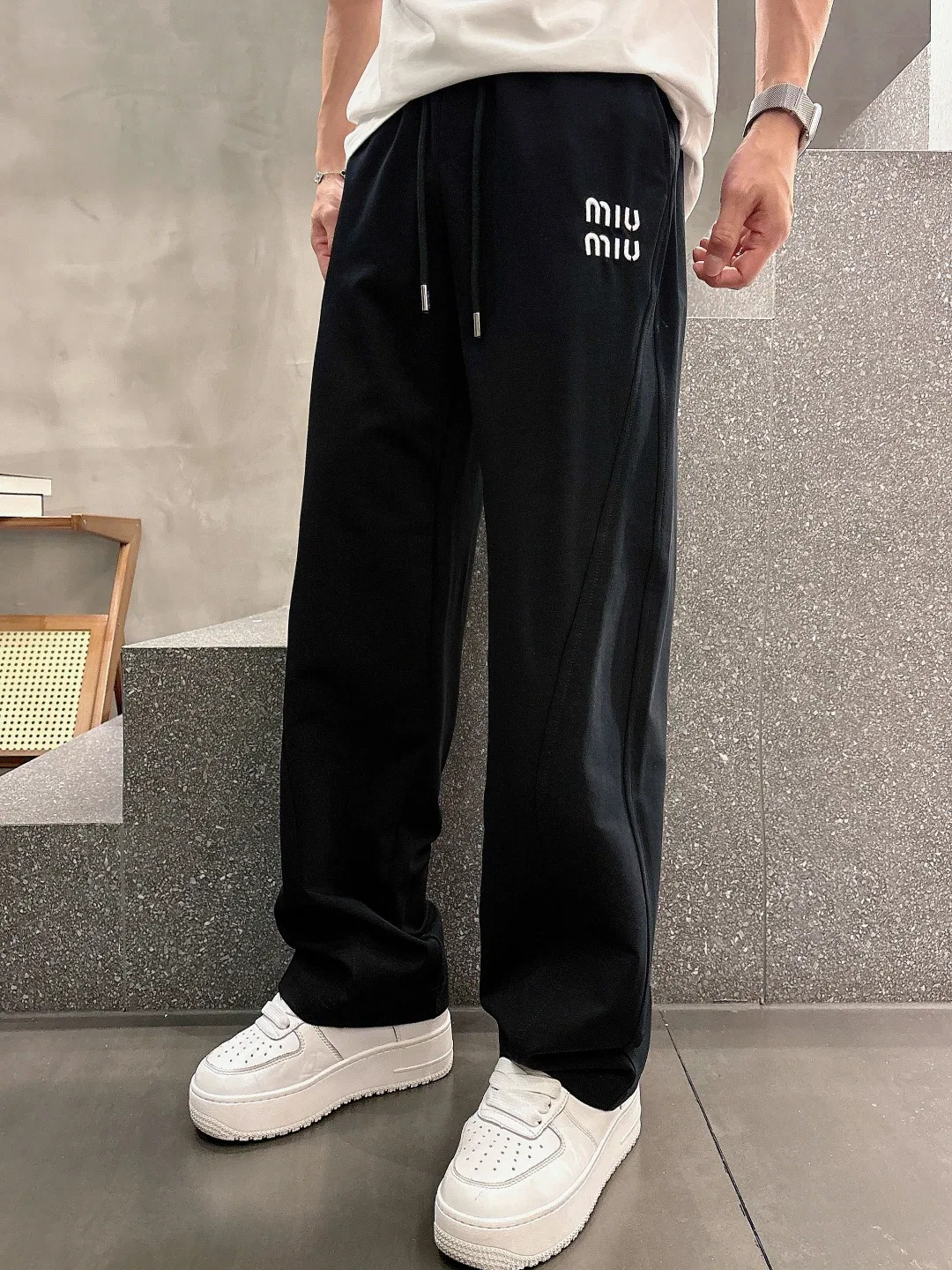 MIU 27FW JAEXKUM 001 스웻팬츠 6
