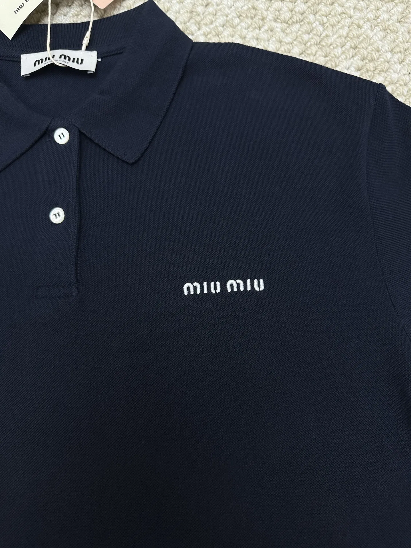 MIU 27FW MMAKOWG 001 폴로반팔티셔츠 4