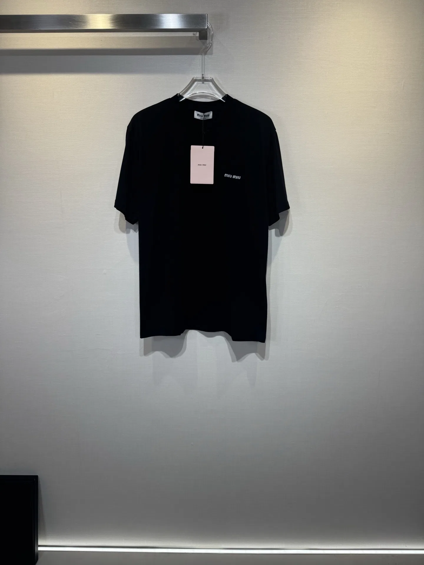 MIU 27FW MVHZGUI 001 반팔티셔츠