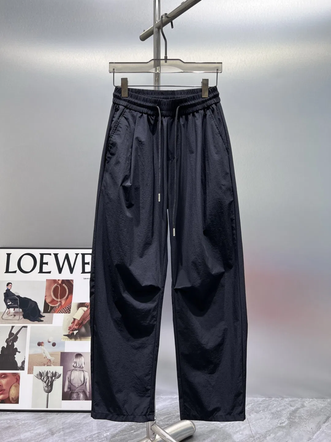 MIU 27FW NWHAHGY 002 스웻팬츠