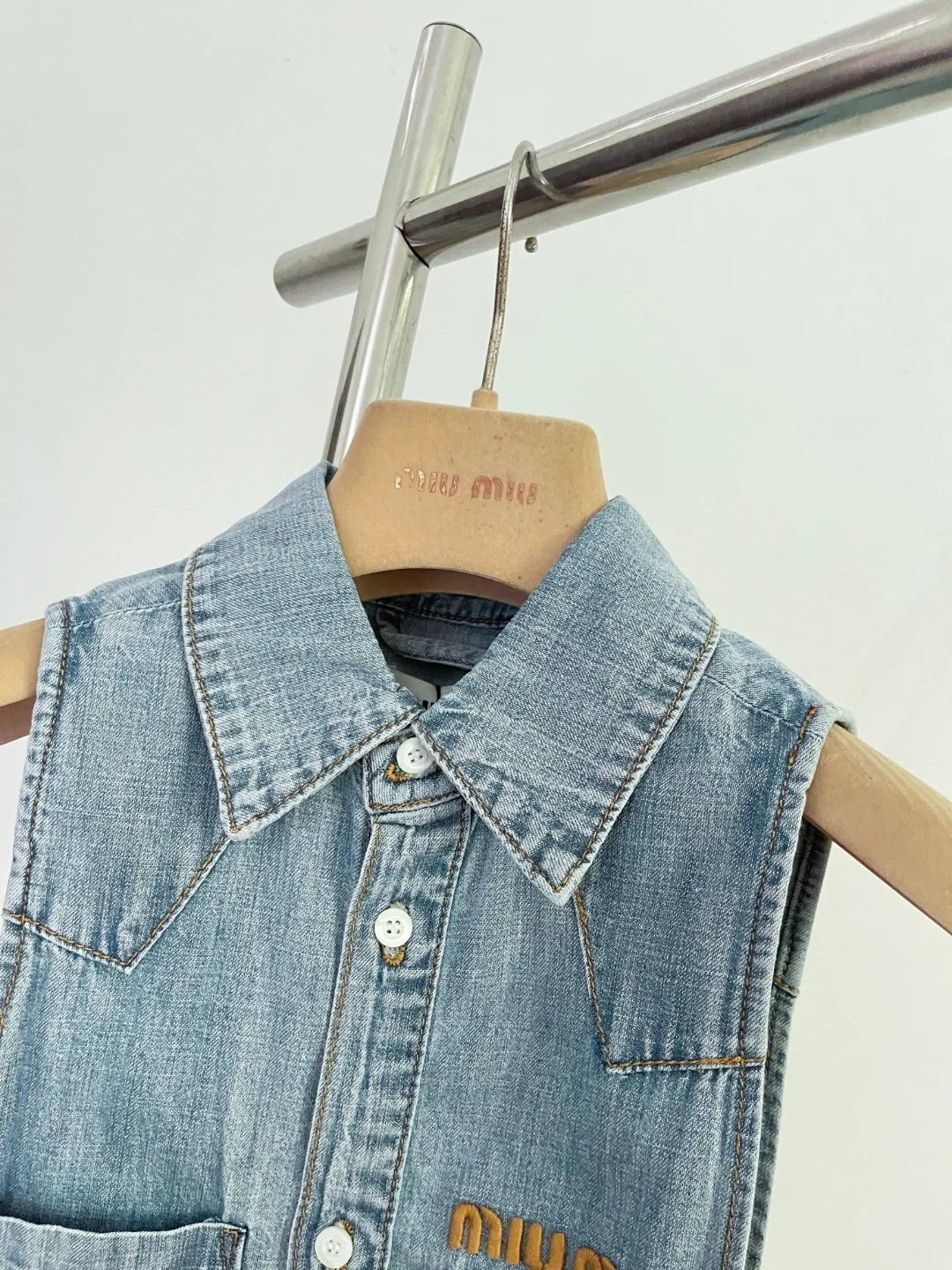 MIU 27FW OMDCLSE 014 데님조끼 3