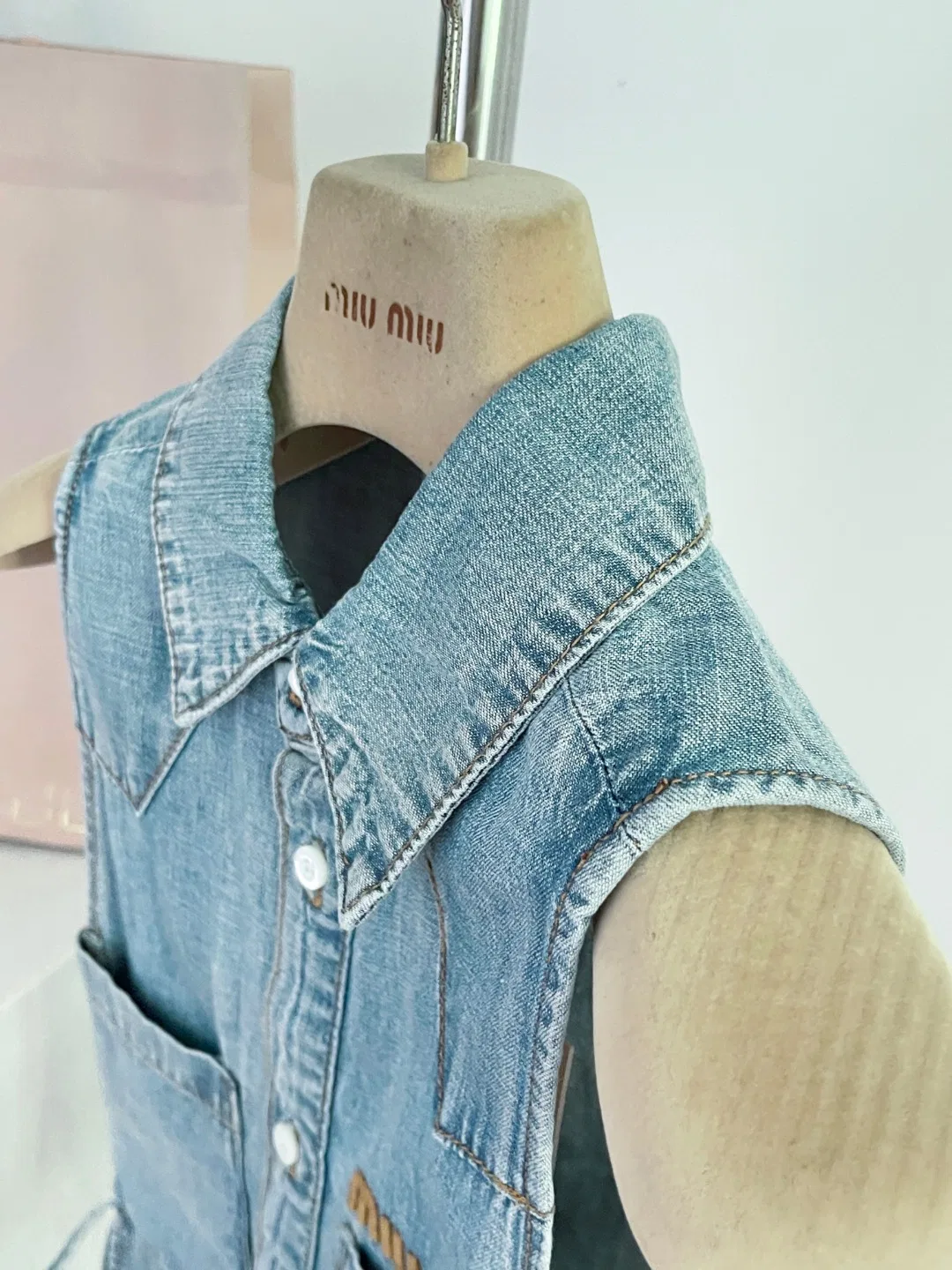 MIU 27FW OMDCLSE 014 데님조끼 6