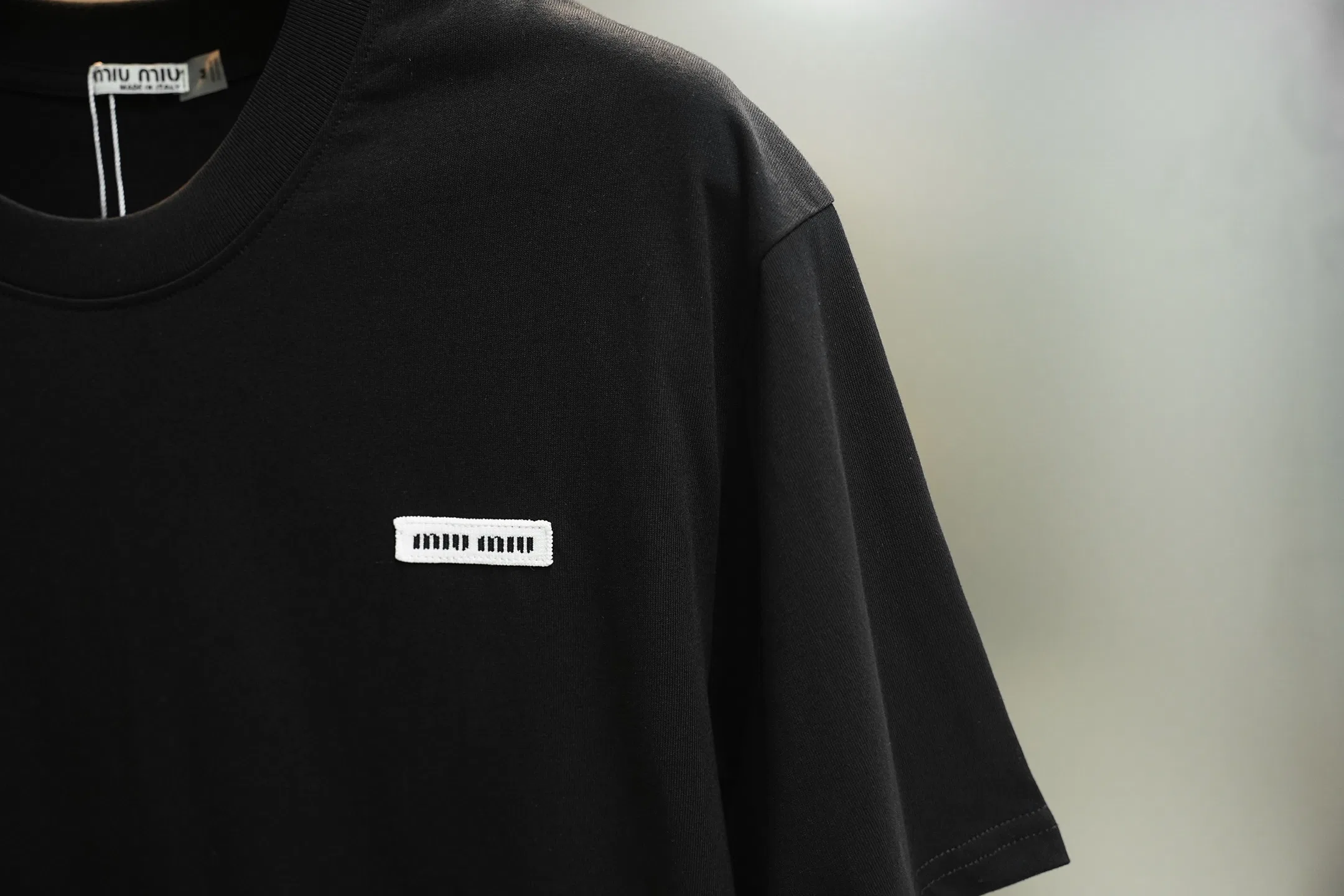 MIU 27FW PRZQRAC 001 반팔티셔츠 4