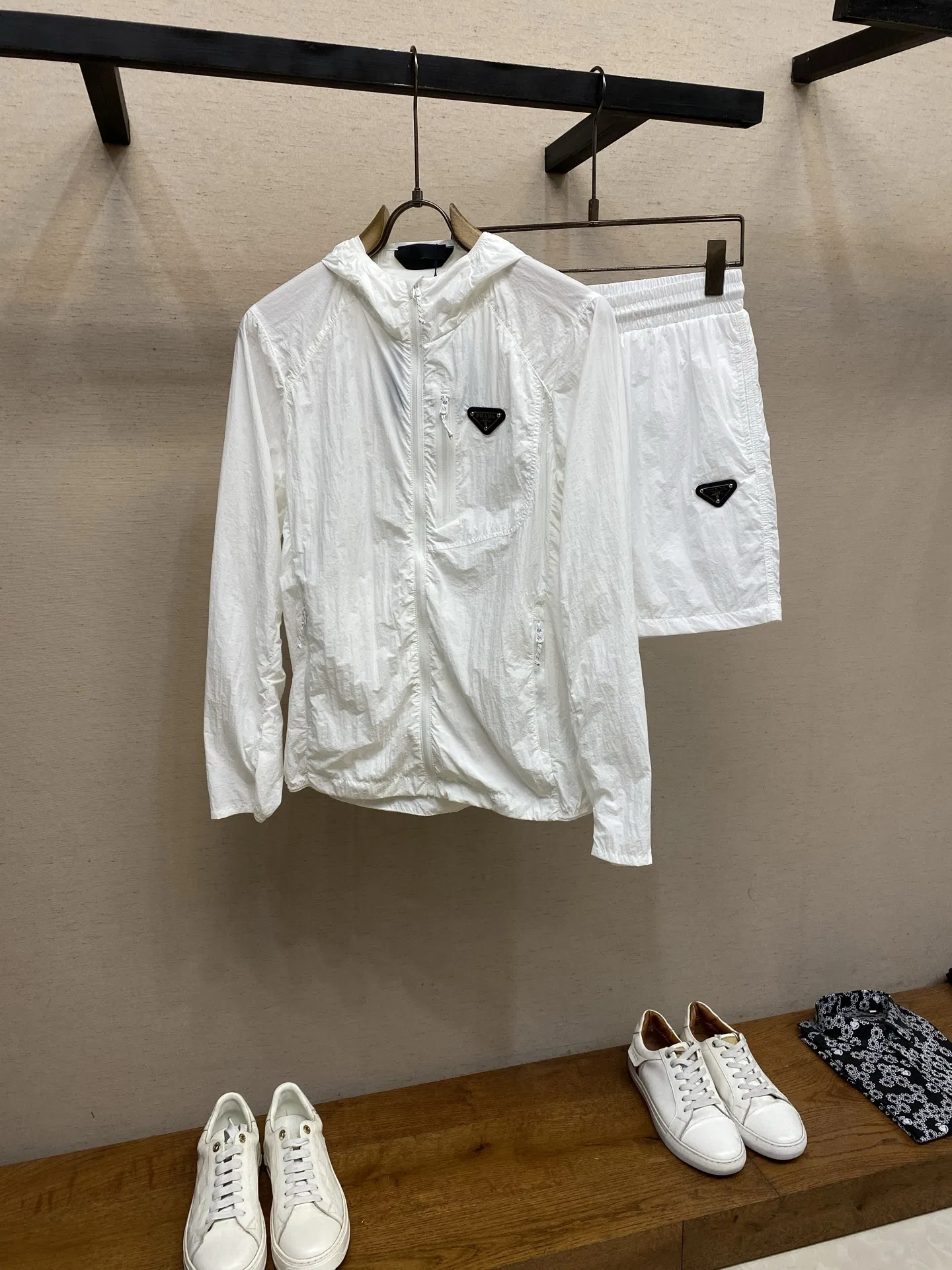 PRA 27FW AXONQXZ 040 윈드브레이커