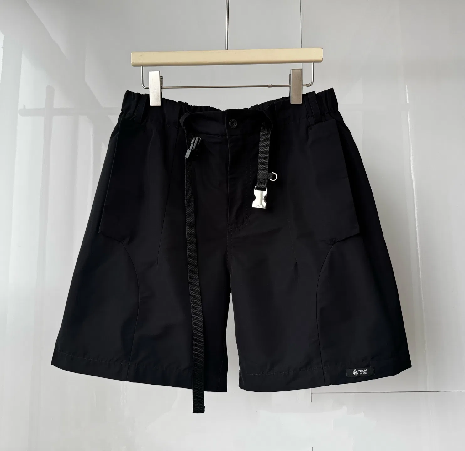 PRA 27FW CZXUVQZ 001 숏츠