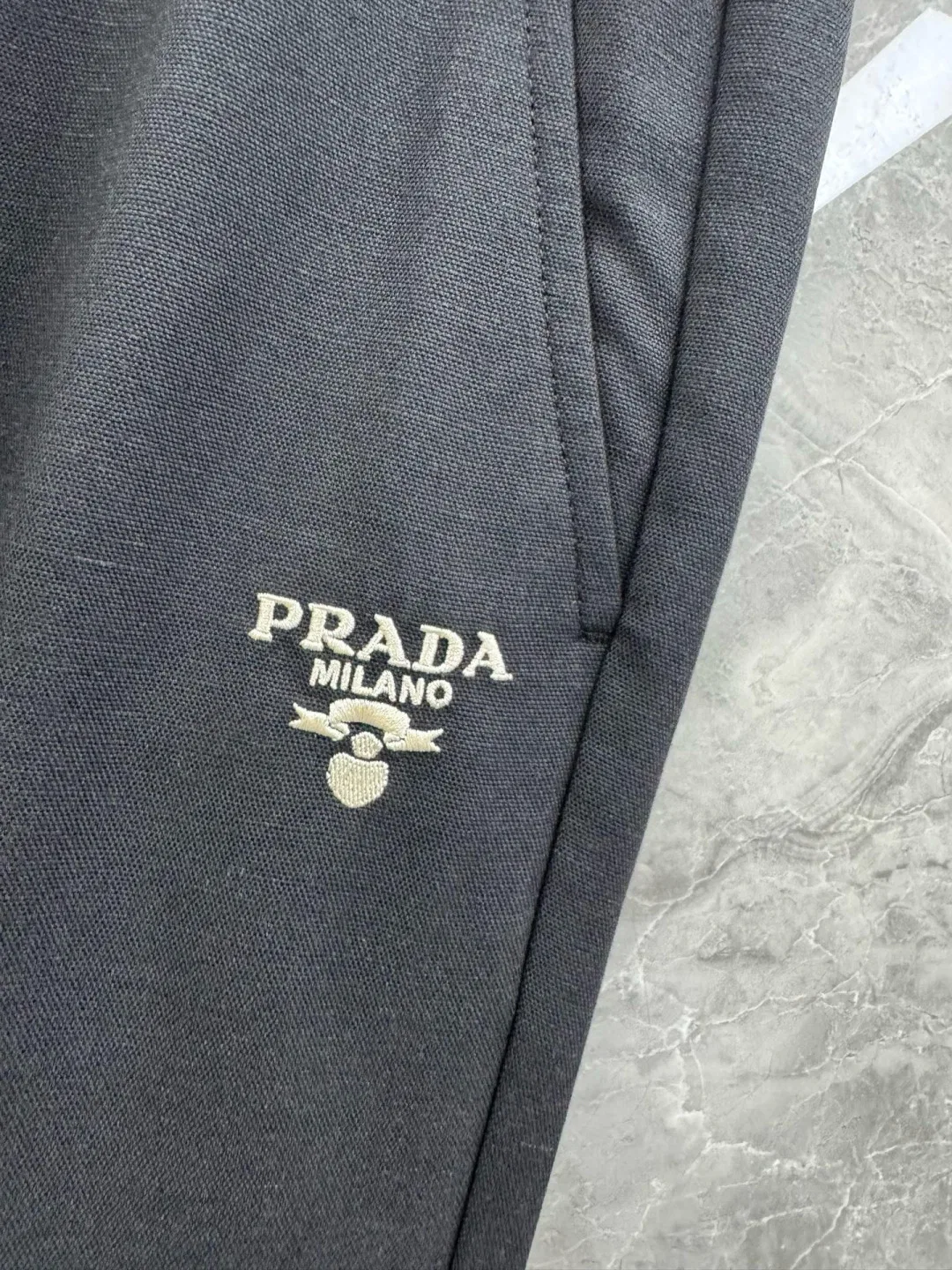 PRA 27FW HEQHVUV 023 스웻팬츠 4