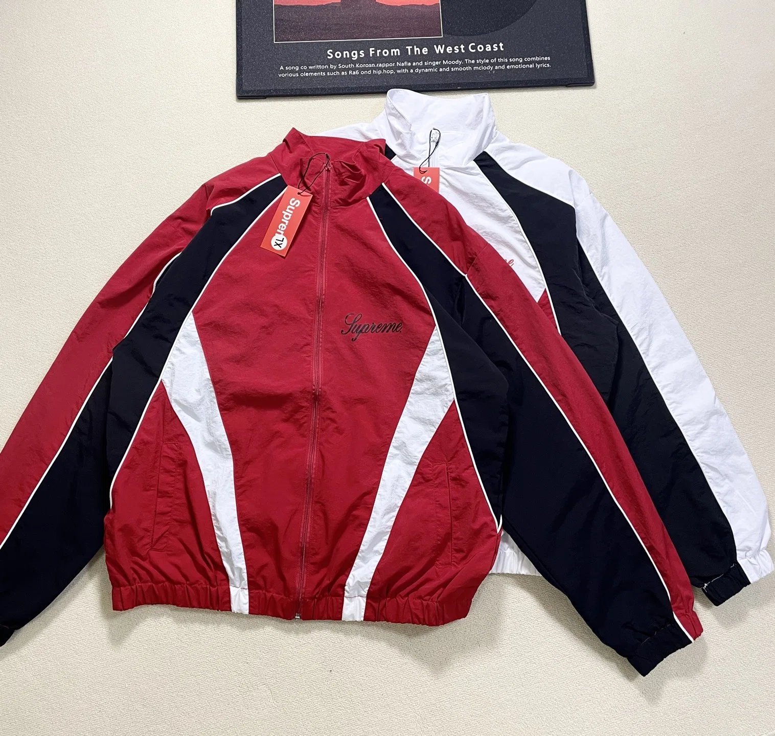 SUPRE 27FW NYZEWSF 040 자켓 4