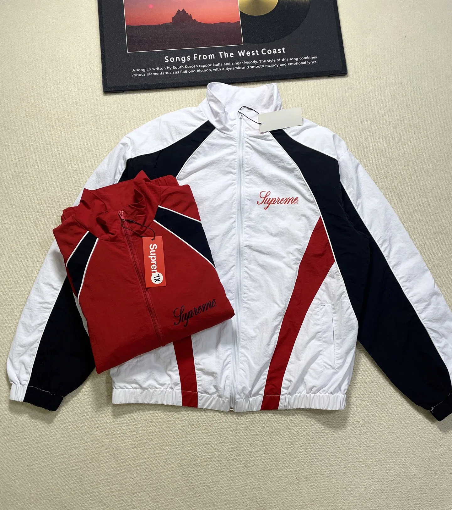 SUPRE 27FW NYZEWSF 040 자켓 5