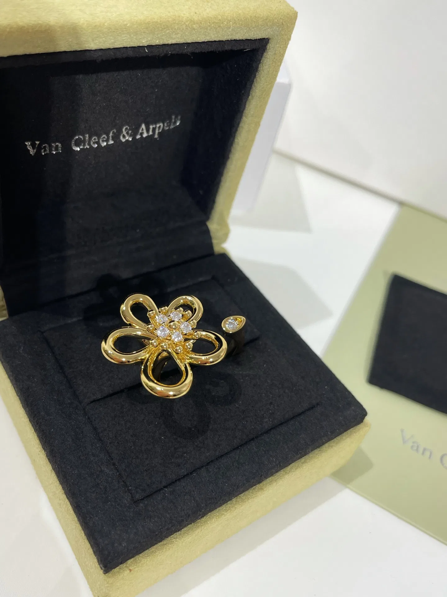 VANCLEEF 27FW AKOWINO 009 반바지 3