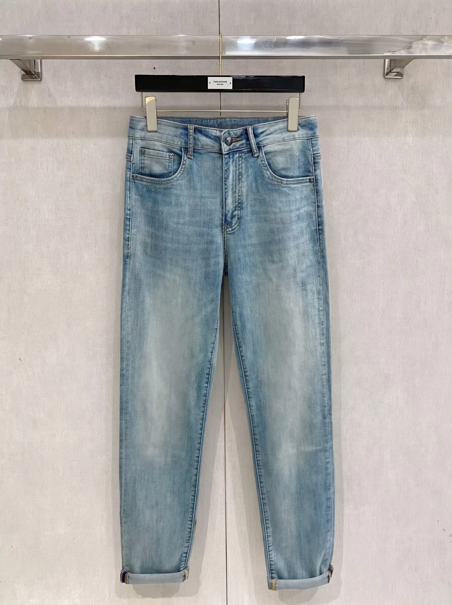 VER 27FW QVMOVCT 011 데님팬츠