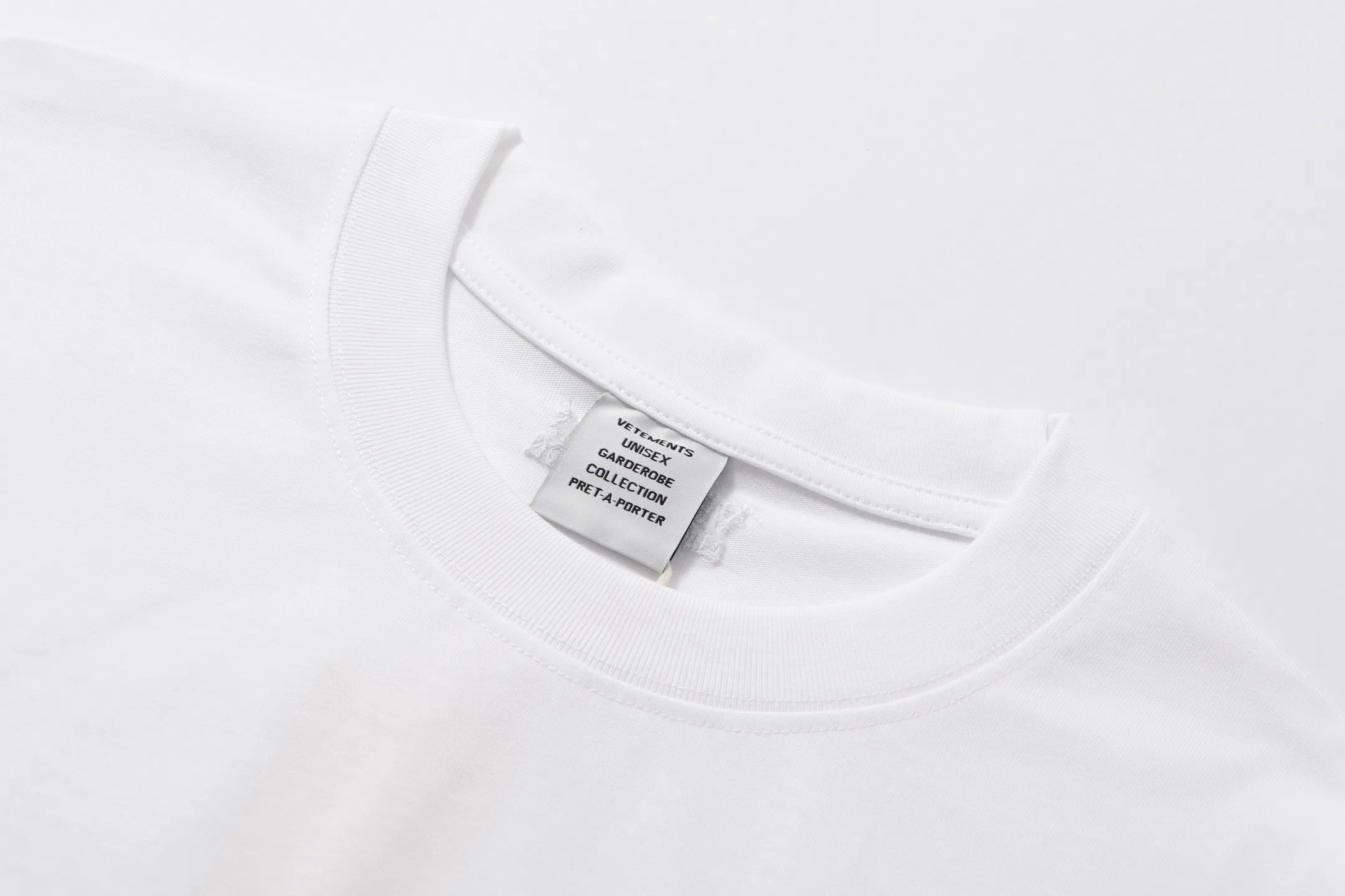 VETEMENTS 27FW GYYOCNS 005 반팔티셔츠 3
