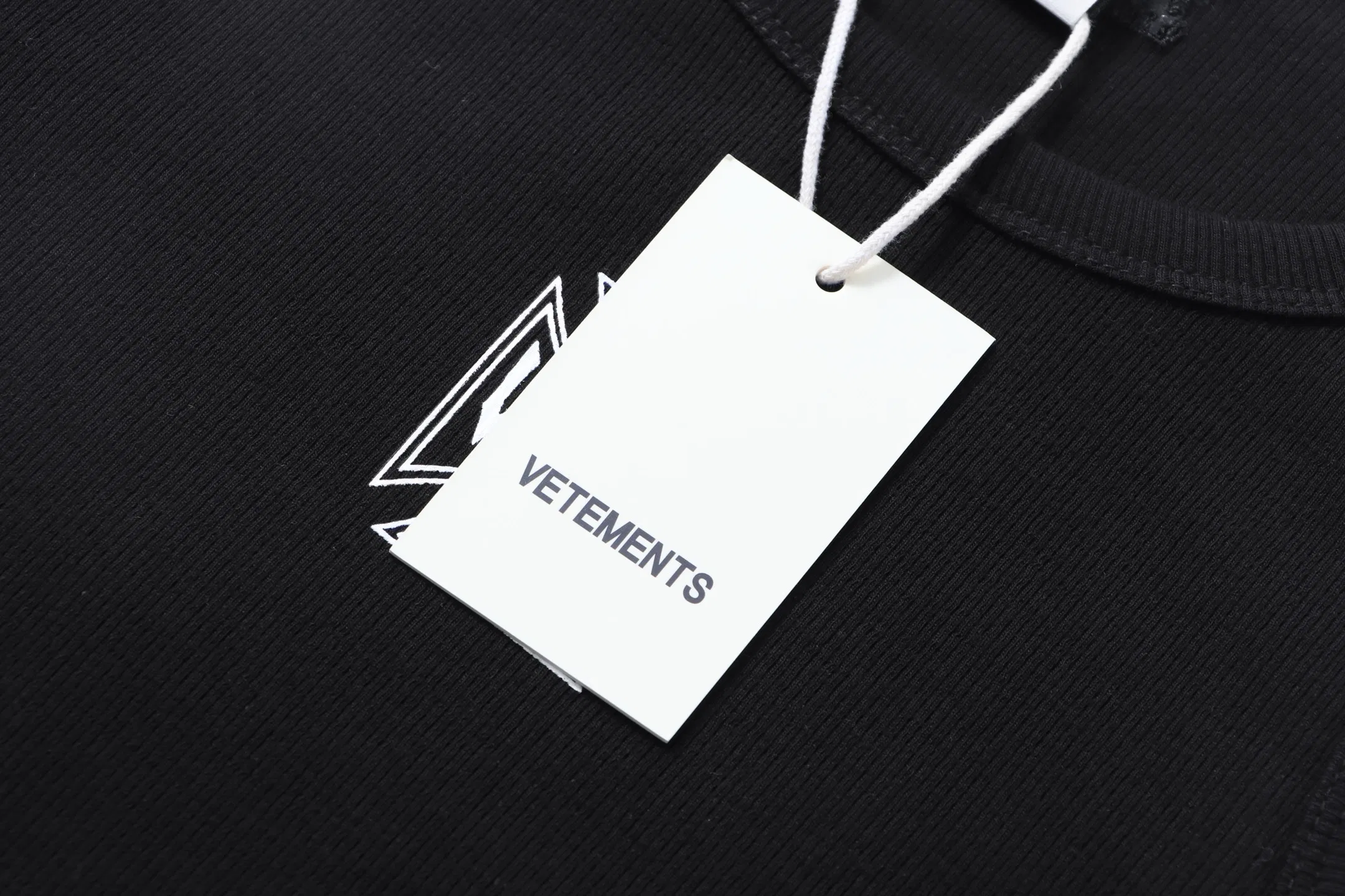 VETEMENTS 27FW GYYOCNS 006 나시 3