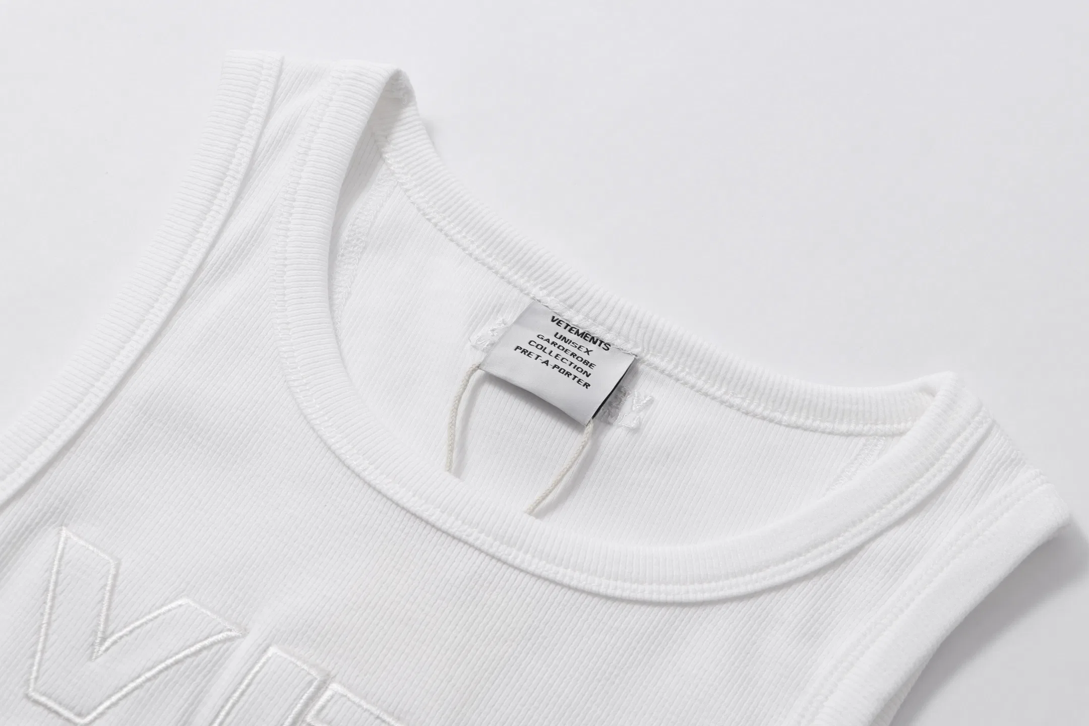 VETEMENTS 27FW GYYOCNS 007 나시 3