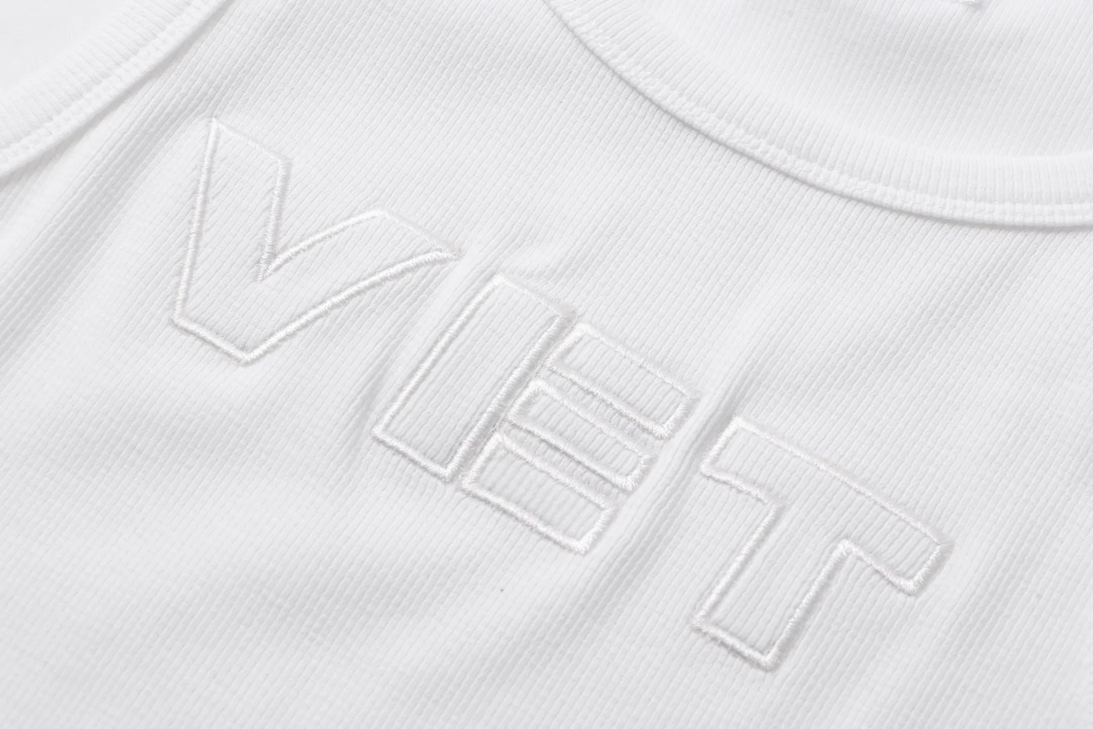 VETEMENTS 27FW GYYOCNS 007 나시 4