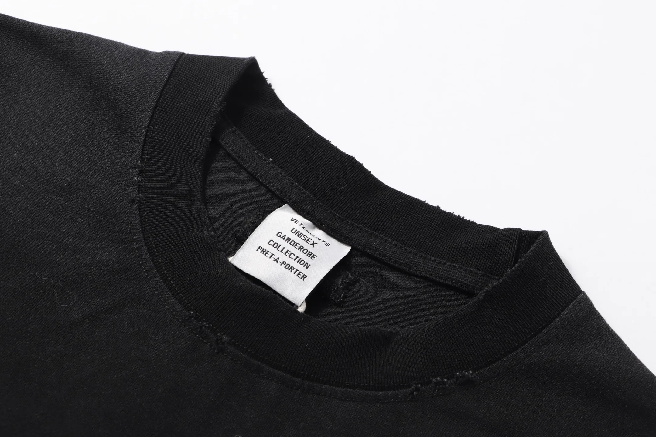 VETEMENTS 27FW GYYOCNS 011 반팔티셔츠 2