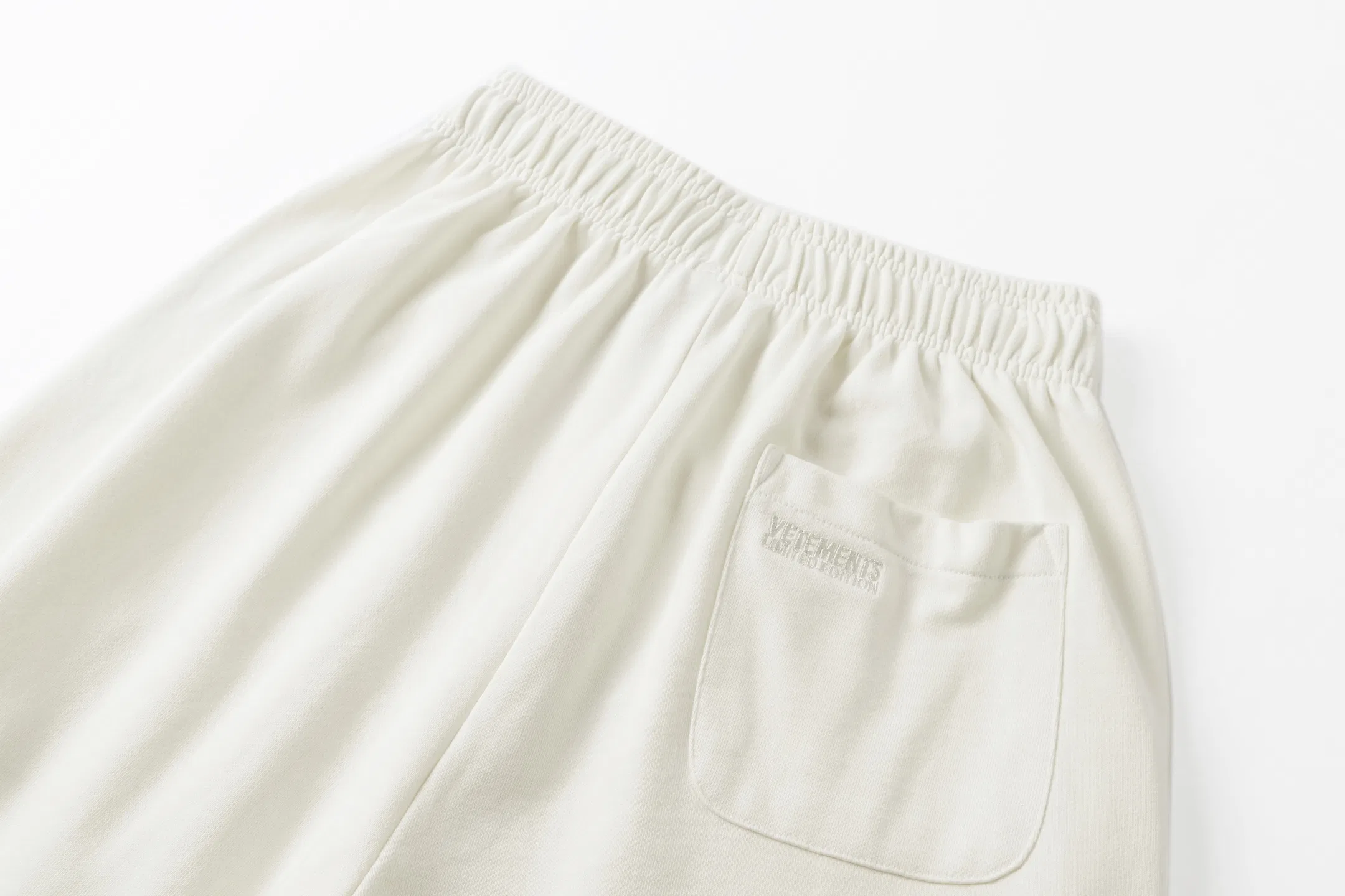 VETEMENTS 27FW GYYOCNS 014 스웻팬츠 6