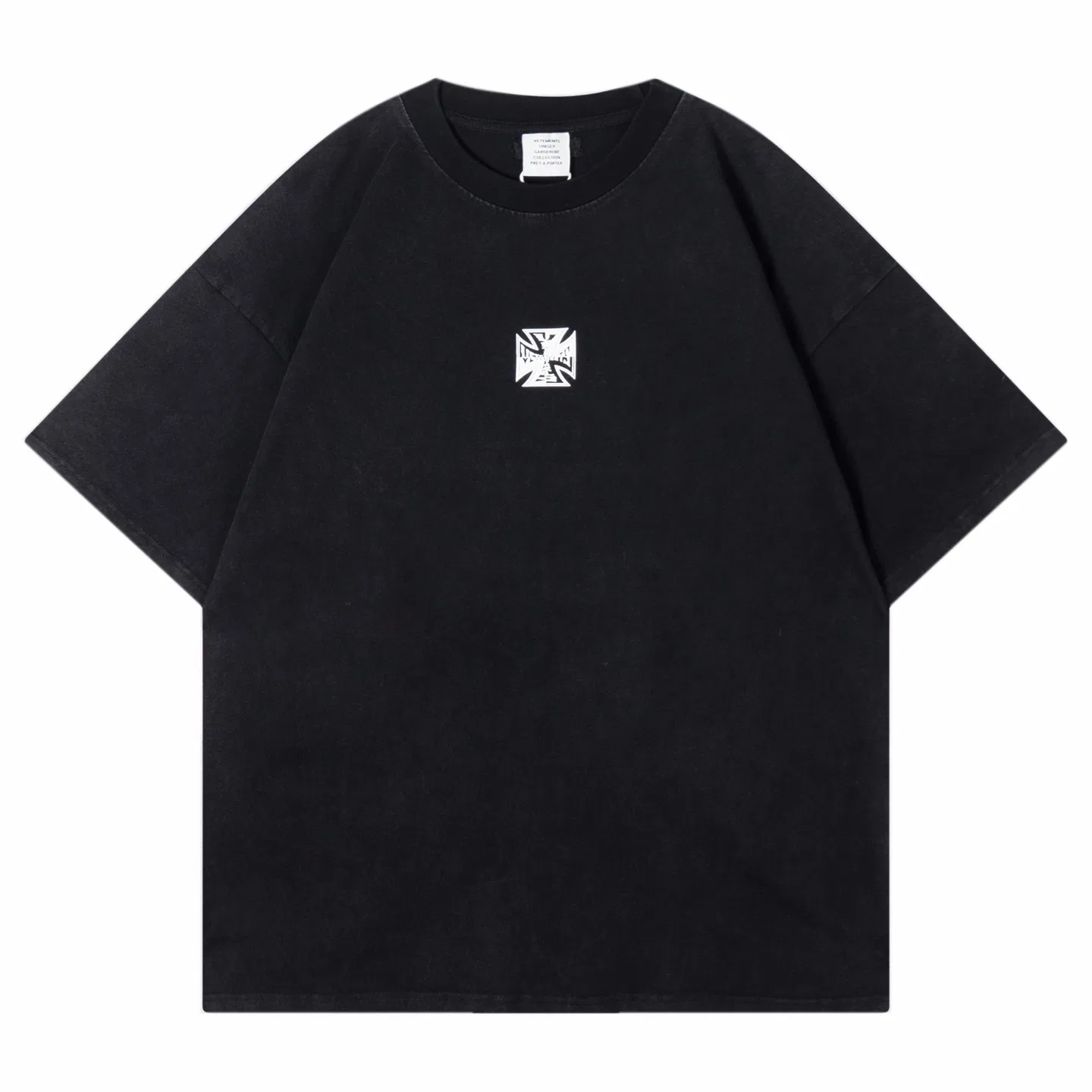 VETEMENTS 27FW GYYOCNS 018 반팔티셔츠