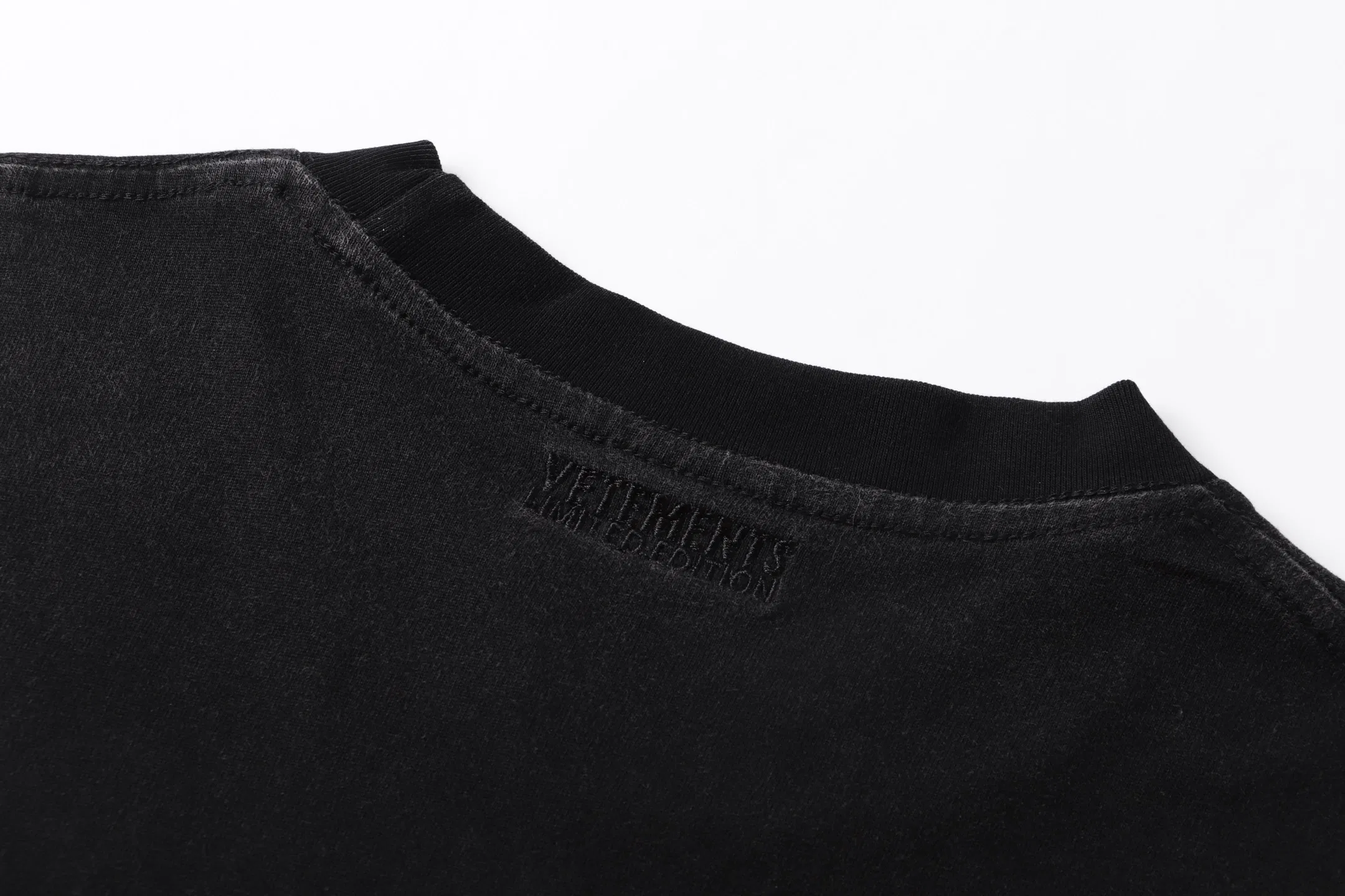VETEMENTS 27FW GYYOCNS 018 반팔티셔츠 6