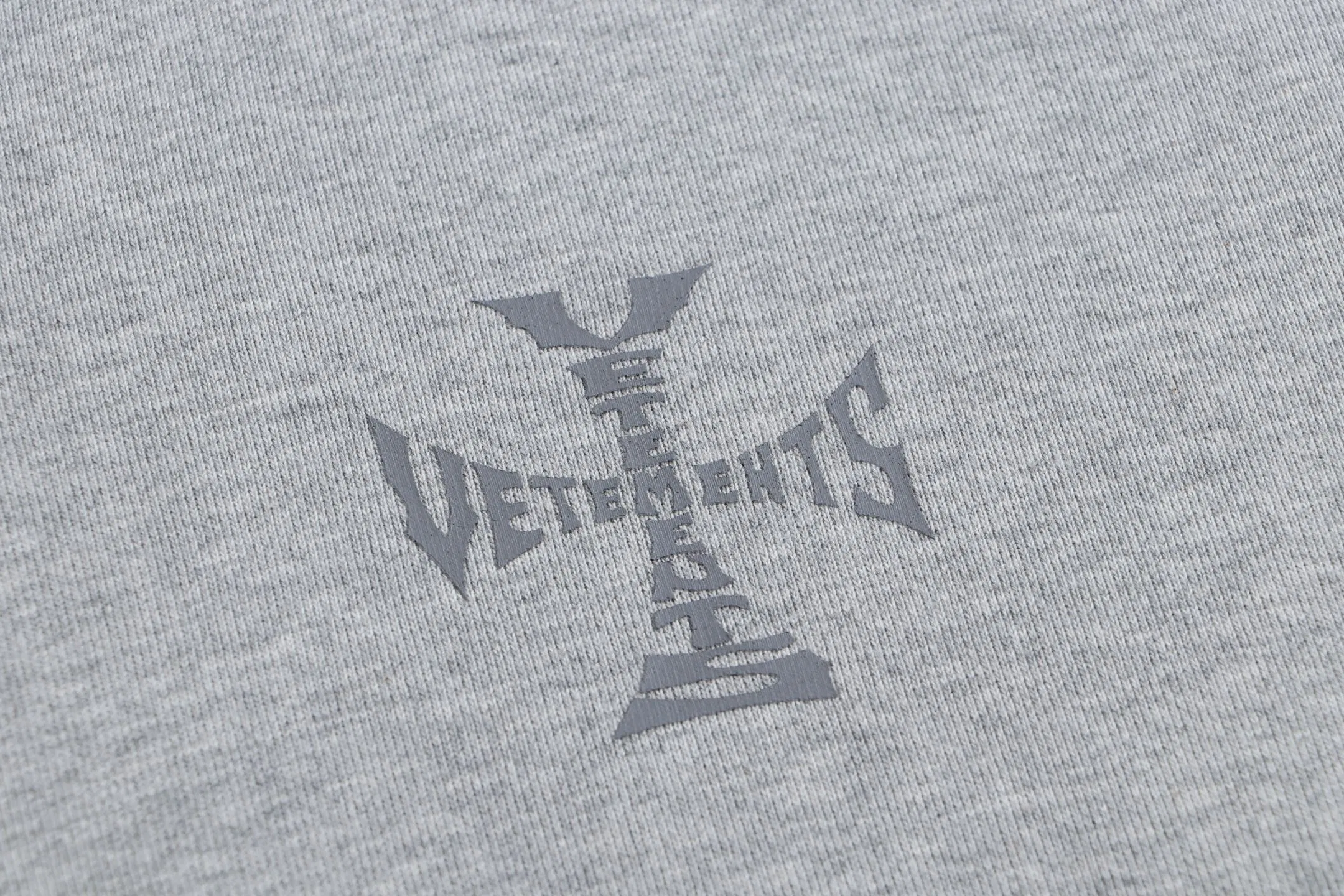 VETEMENTS 27FW GYYOCNS 023 집업후드 4