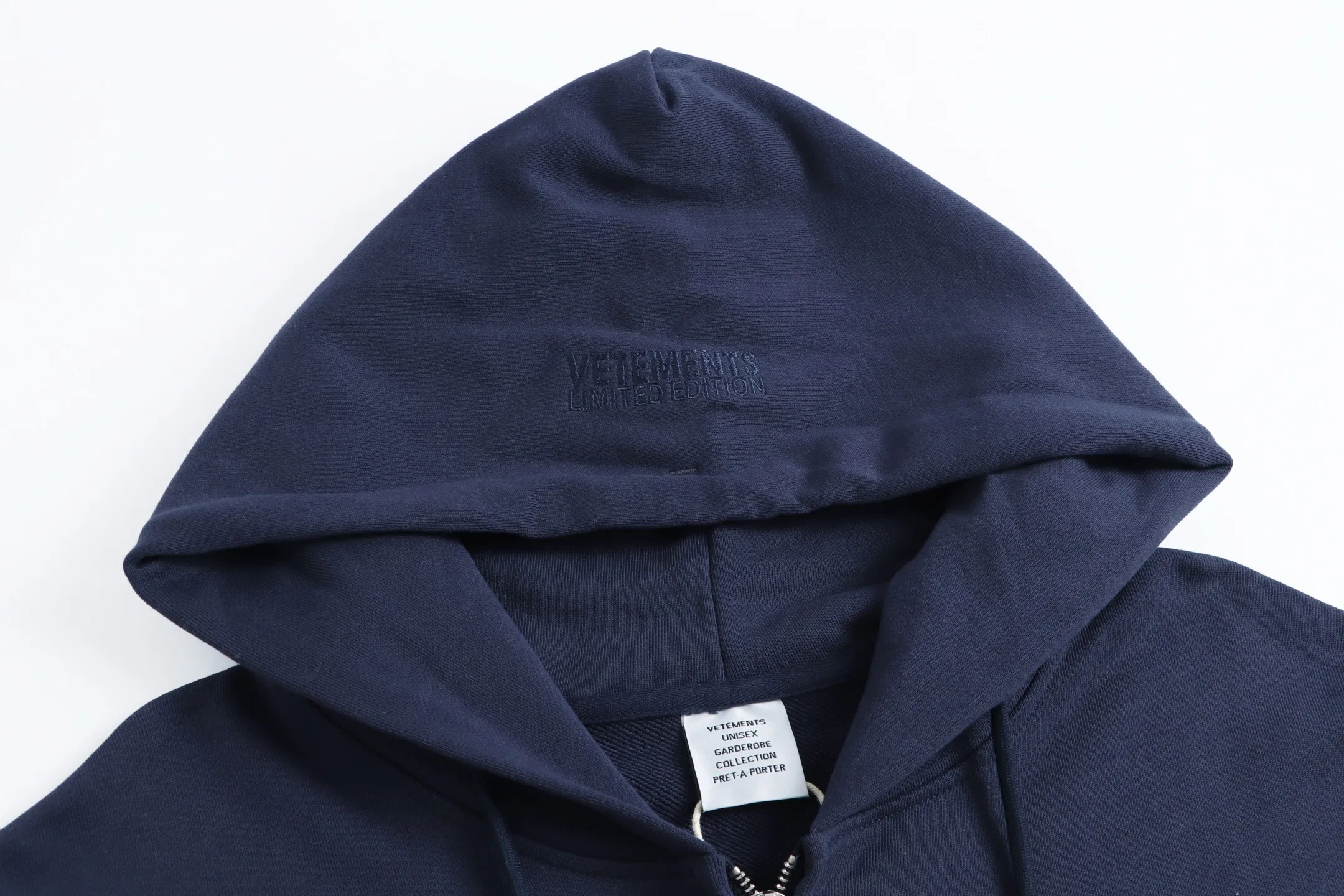 VETEMENTS 27FW GYYOCNS 025 집업후드 3