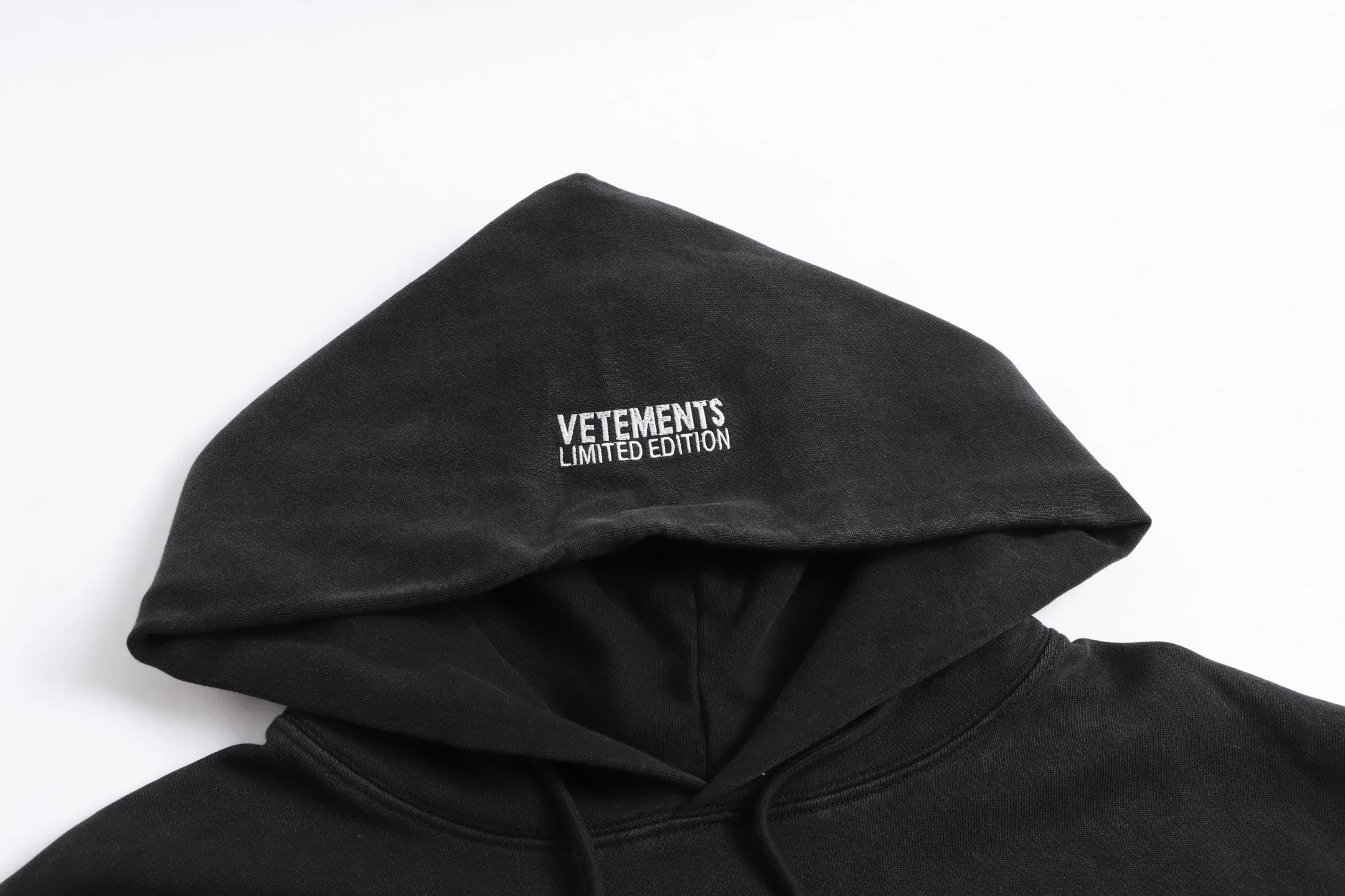 VETEMENTS 27FW GYYOCNS 029 집업후드 3