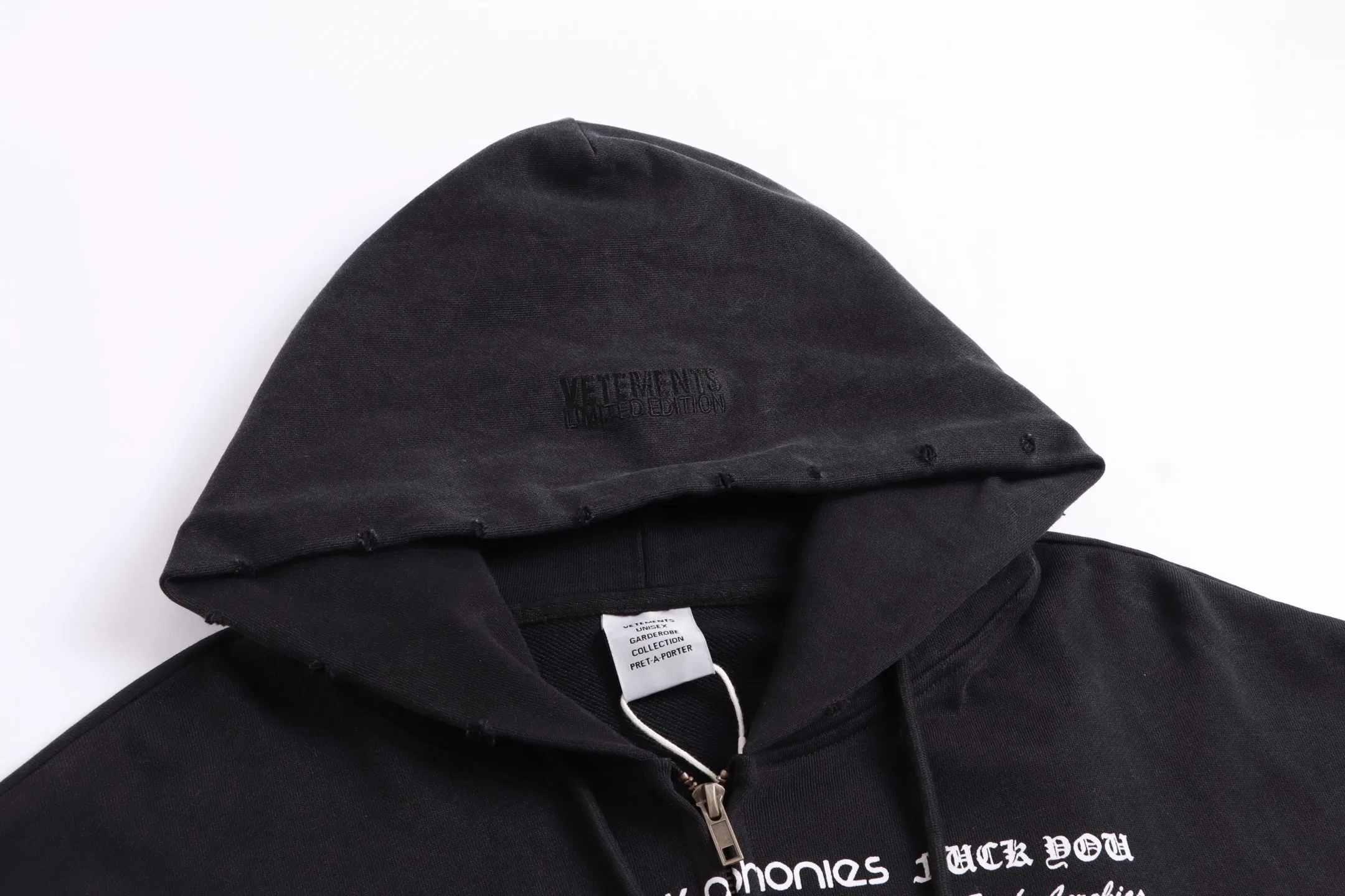 VETEMENTS 27FW GYYOCNS 030 집업후드 3