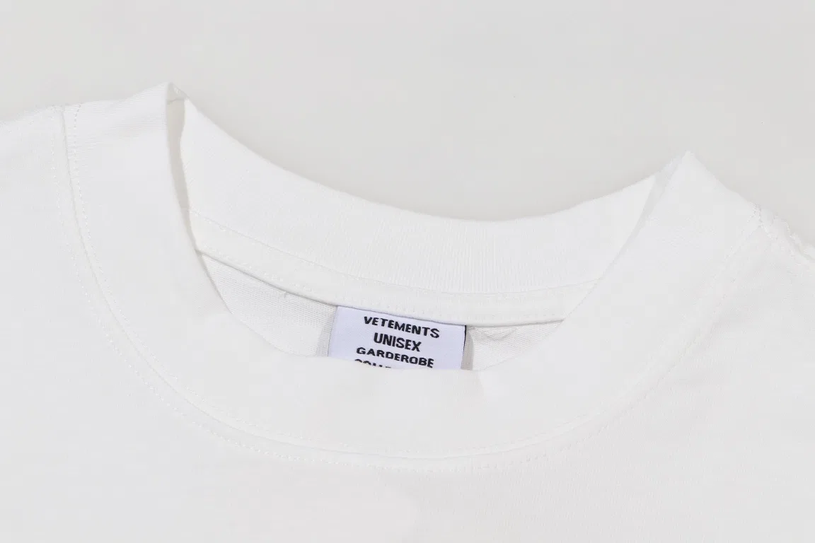 VETEMENTS 27FW GYYOCNS 033 반팔티셔츠 3