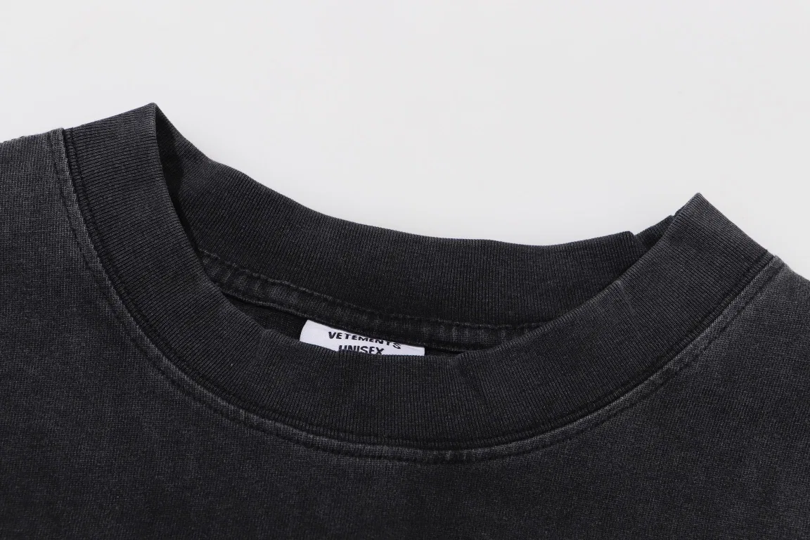 VETEMENTS 27FW GYYOCNS 038 반팔티셔츠 3
