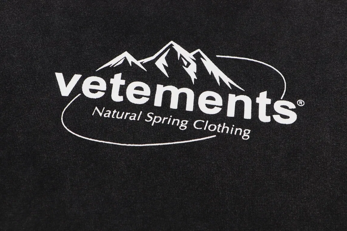 VETEMENTS 27FW GYYOCNS 038 반팔티셔츠 4