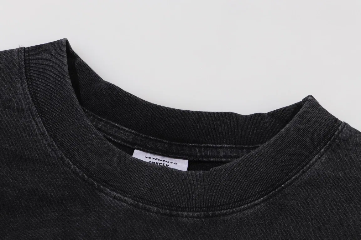 VETEMENTS 27FW GYYOCNS 039 반팔티셔츠 3