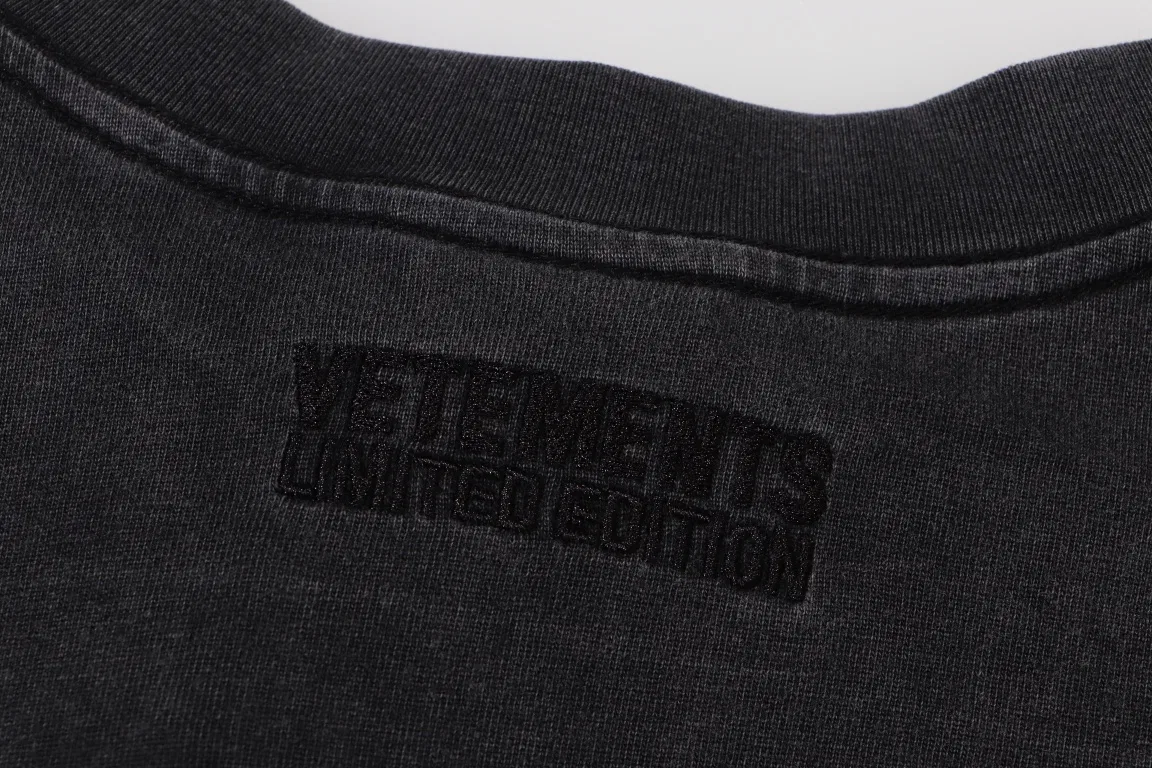 VETEMENTS 27FW GYYOCNS 039 반팔티셔츠 6