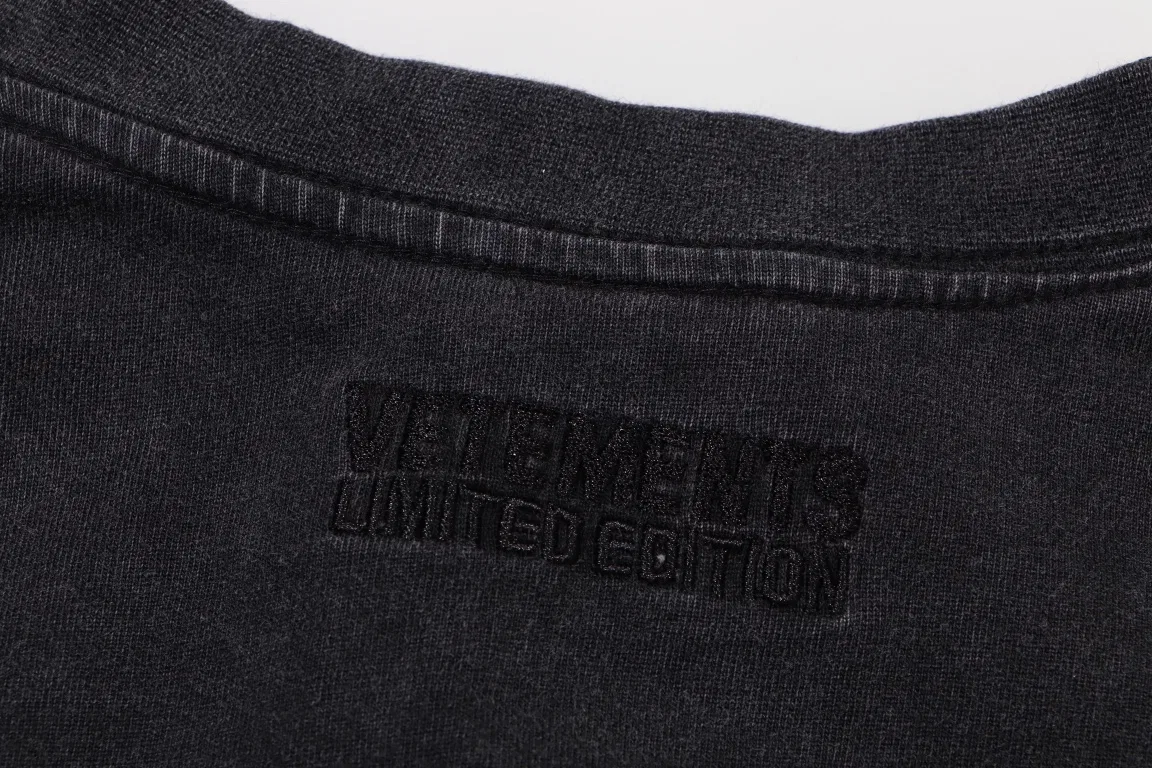 VETEMENTS 27FW GYYOCNS 040 반팔티셔츠 4