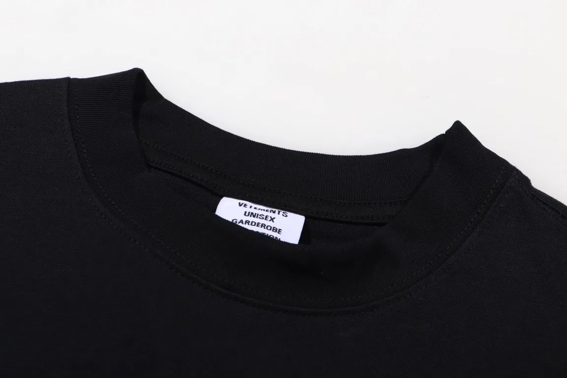VETEMENTS 27FW GYYOCNS 041 반팔티셔츠 3