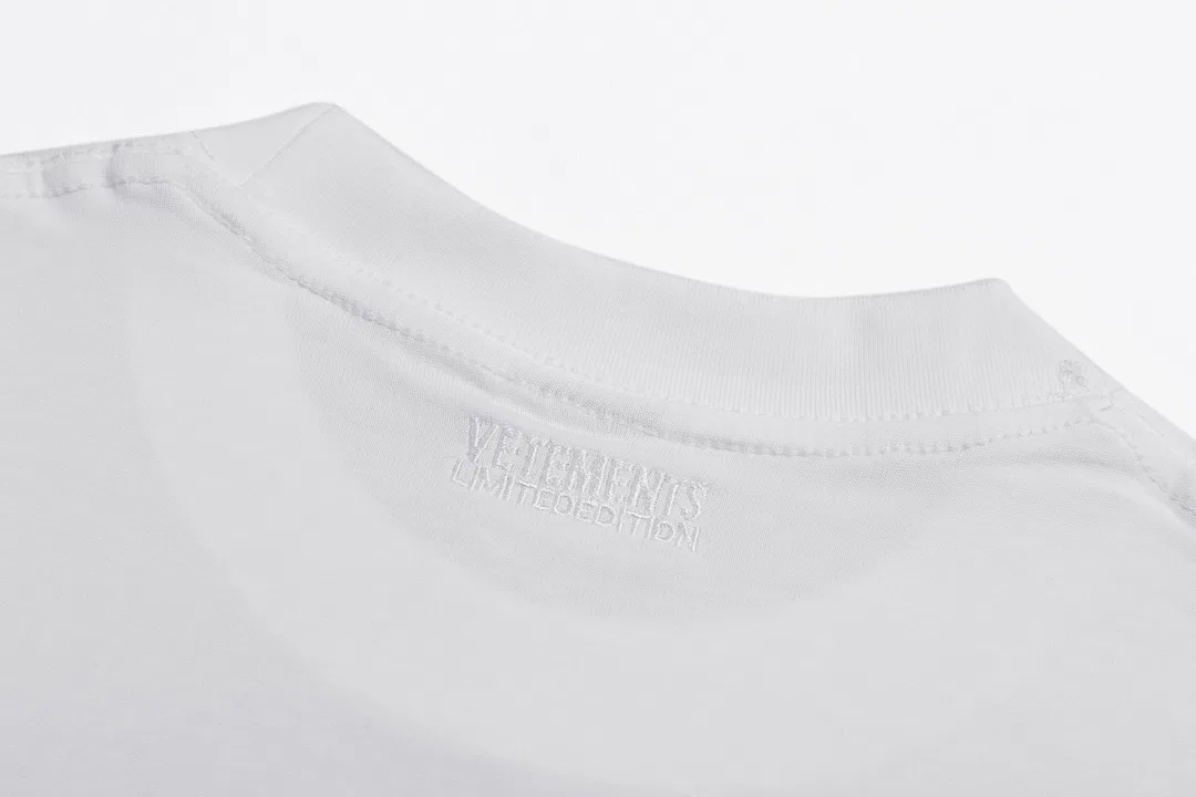 VETEMENTS 27FW ZDJWGZS 020 반팔티셔츠 4